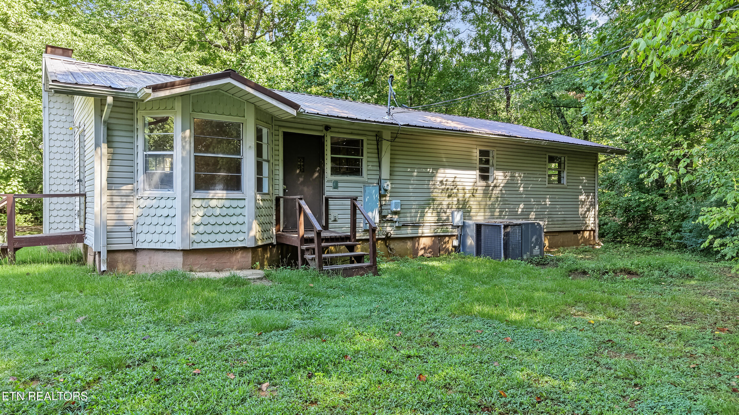 3889 Quarry Rd