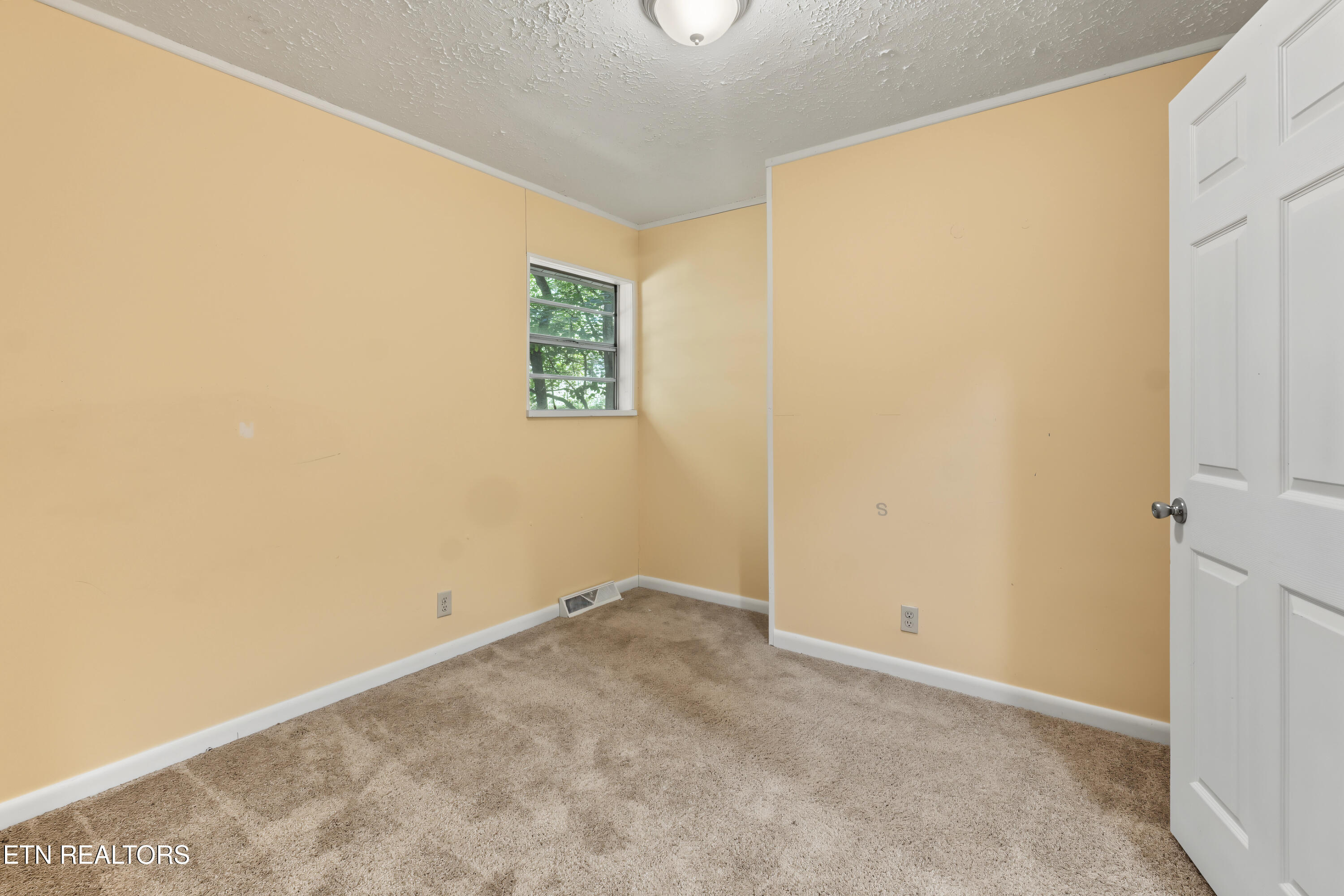 3889 Quarry Rd