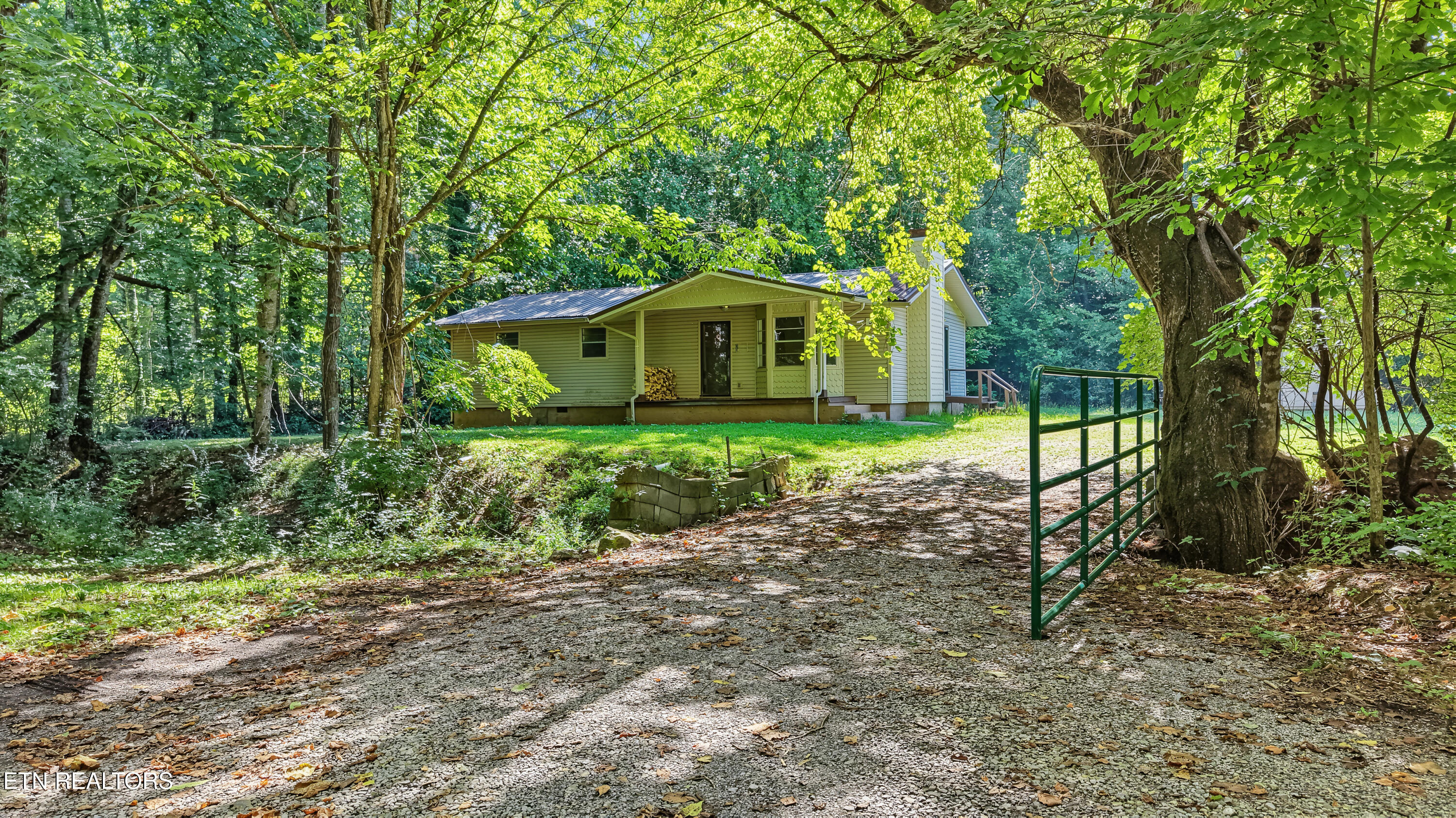 3889 Quarry Rd