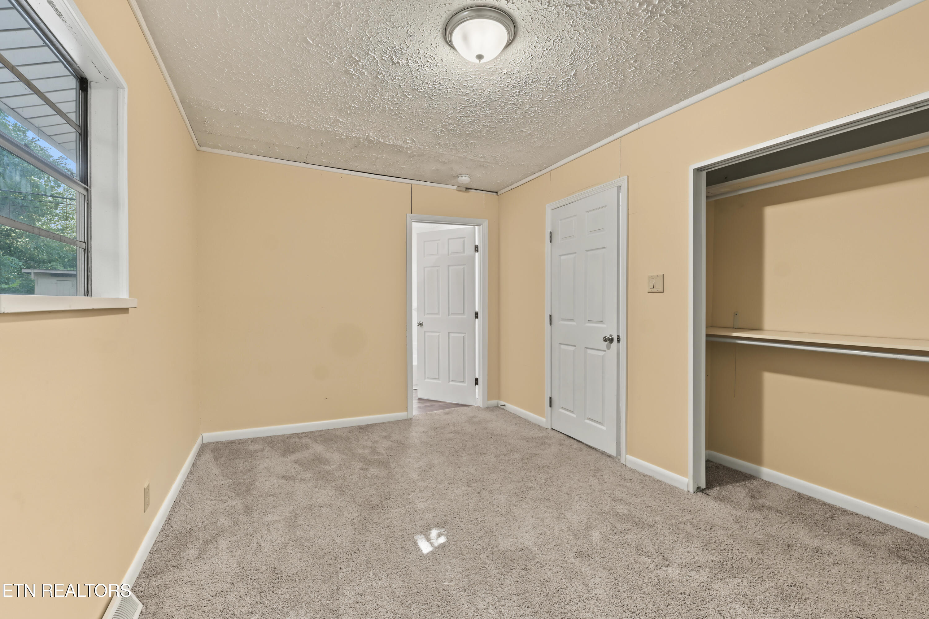 3889 Quarry Rd