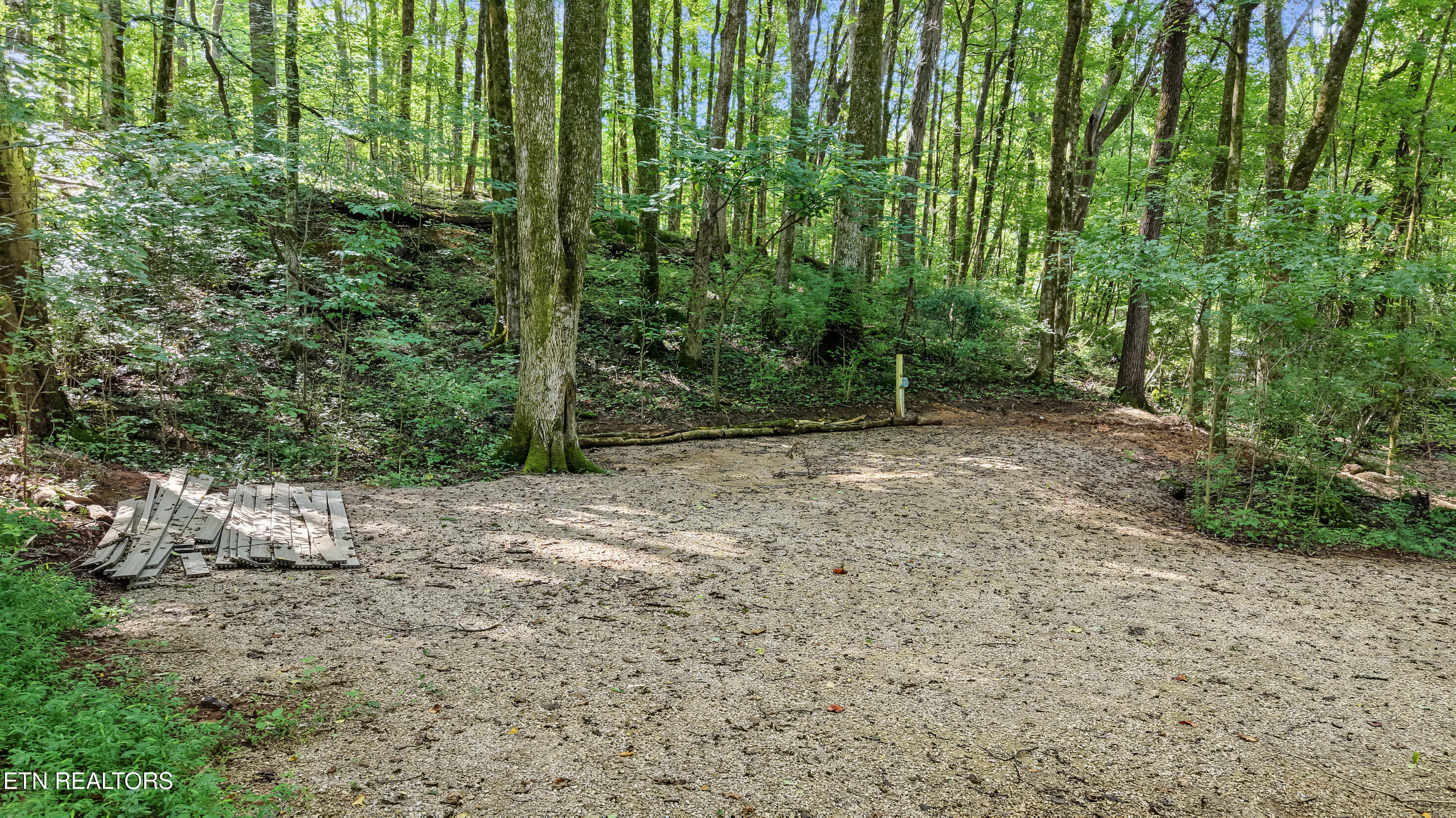 3889 Quarry Rd