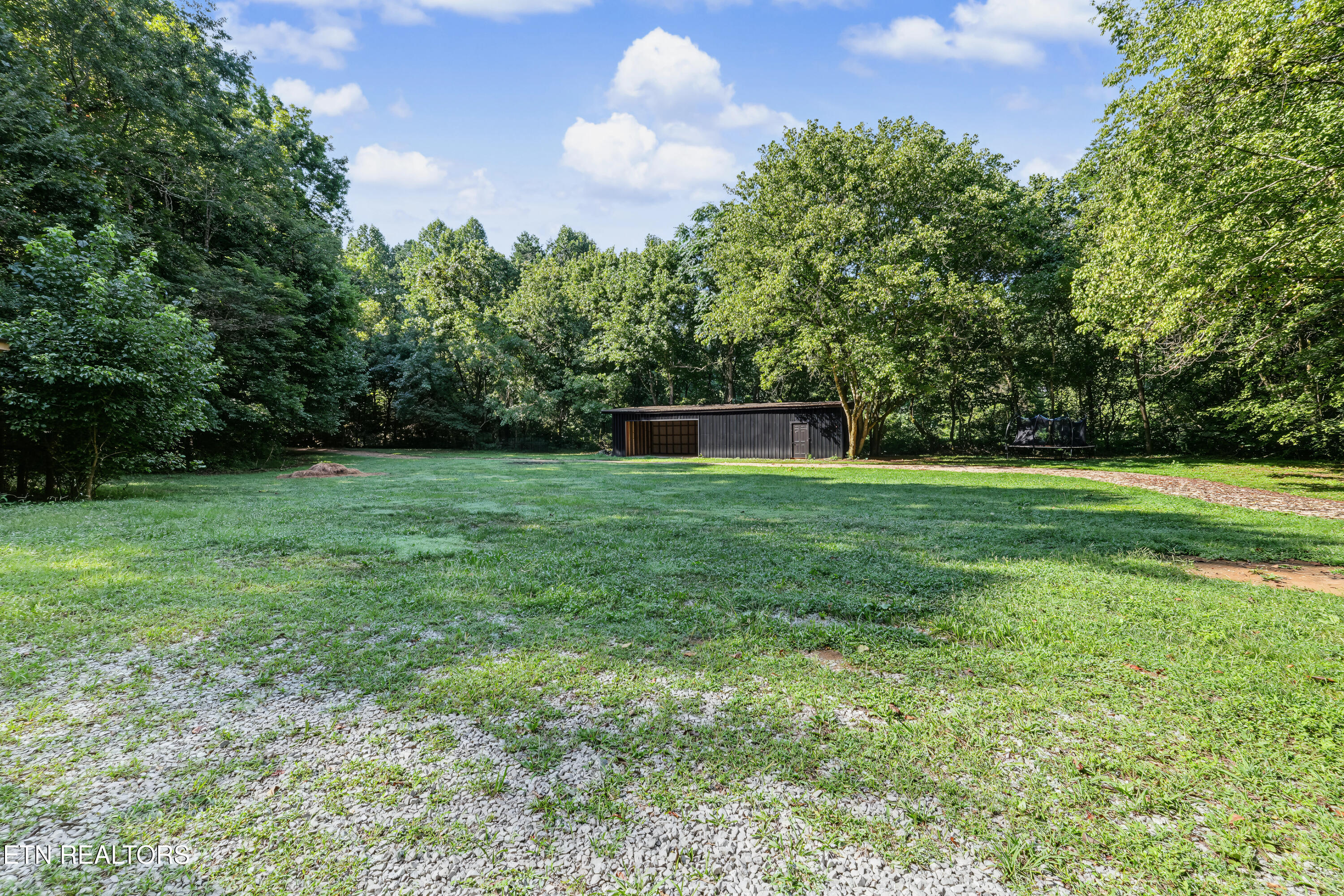 3889 Quarry Rd