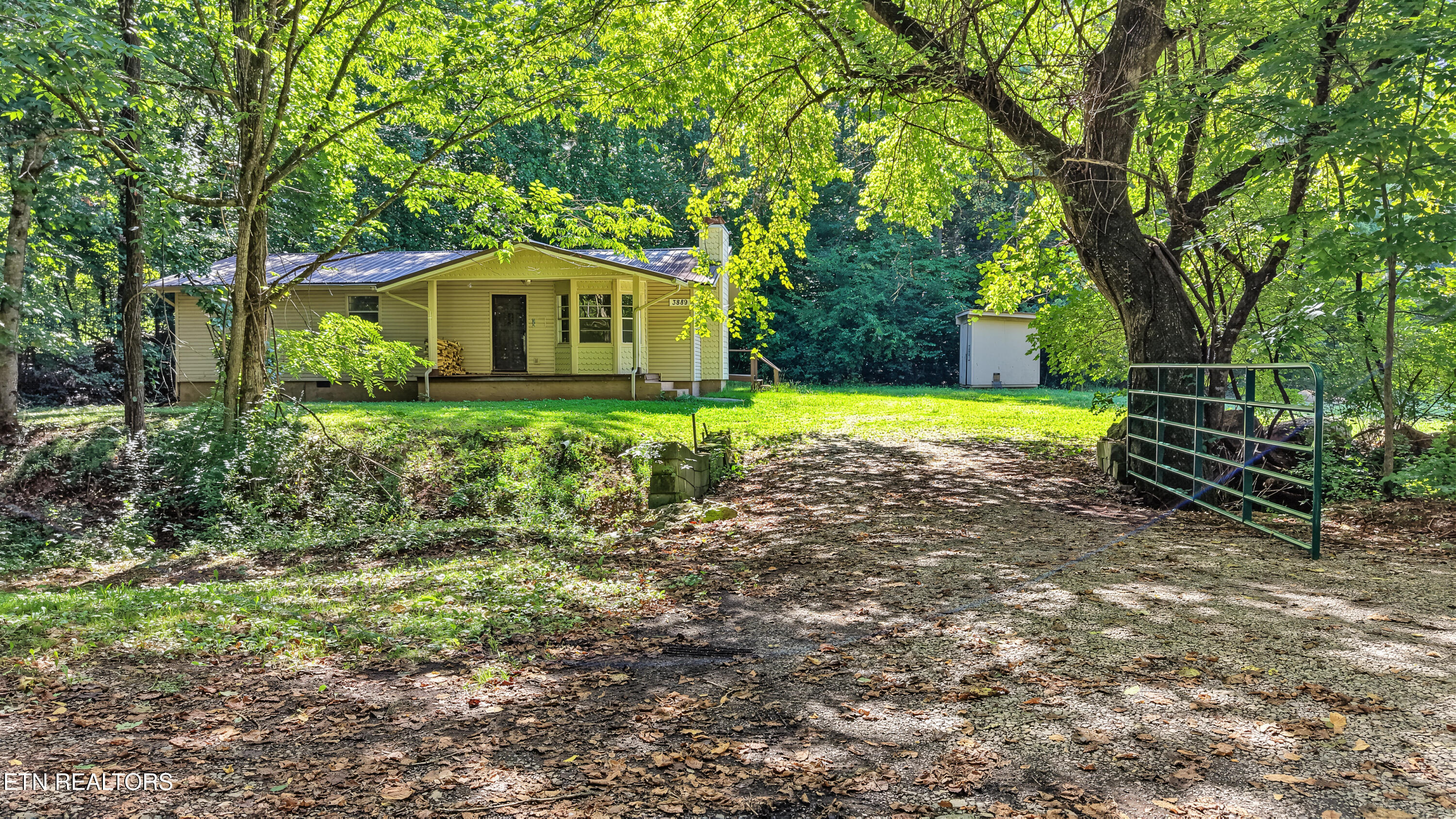 3889 Quarry Rd