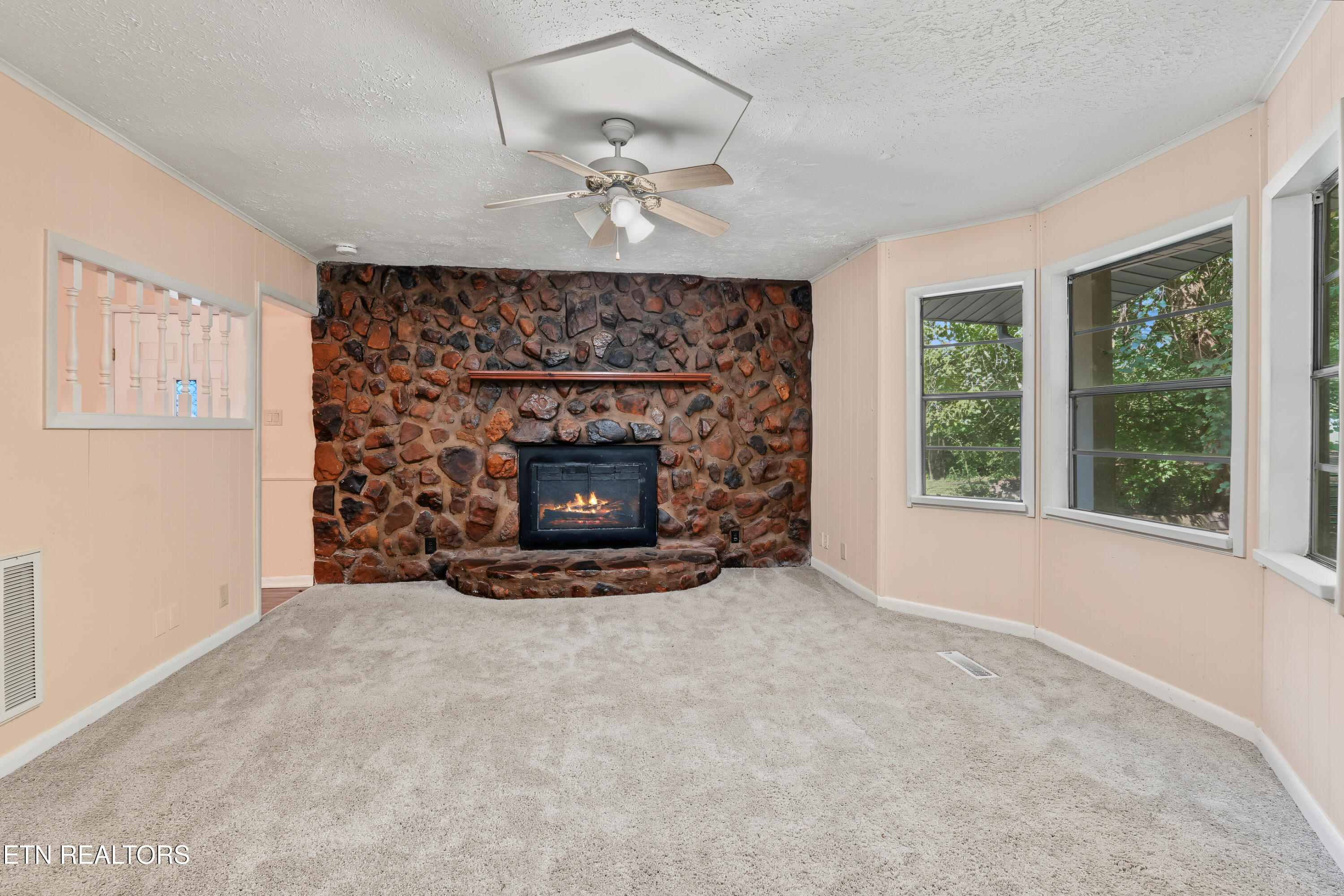 3889 Quarry Rd