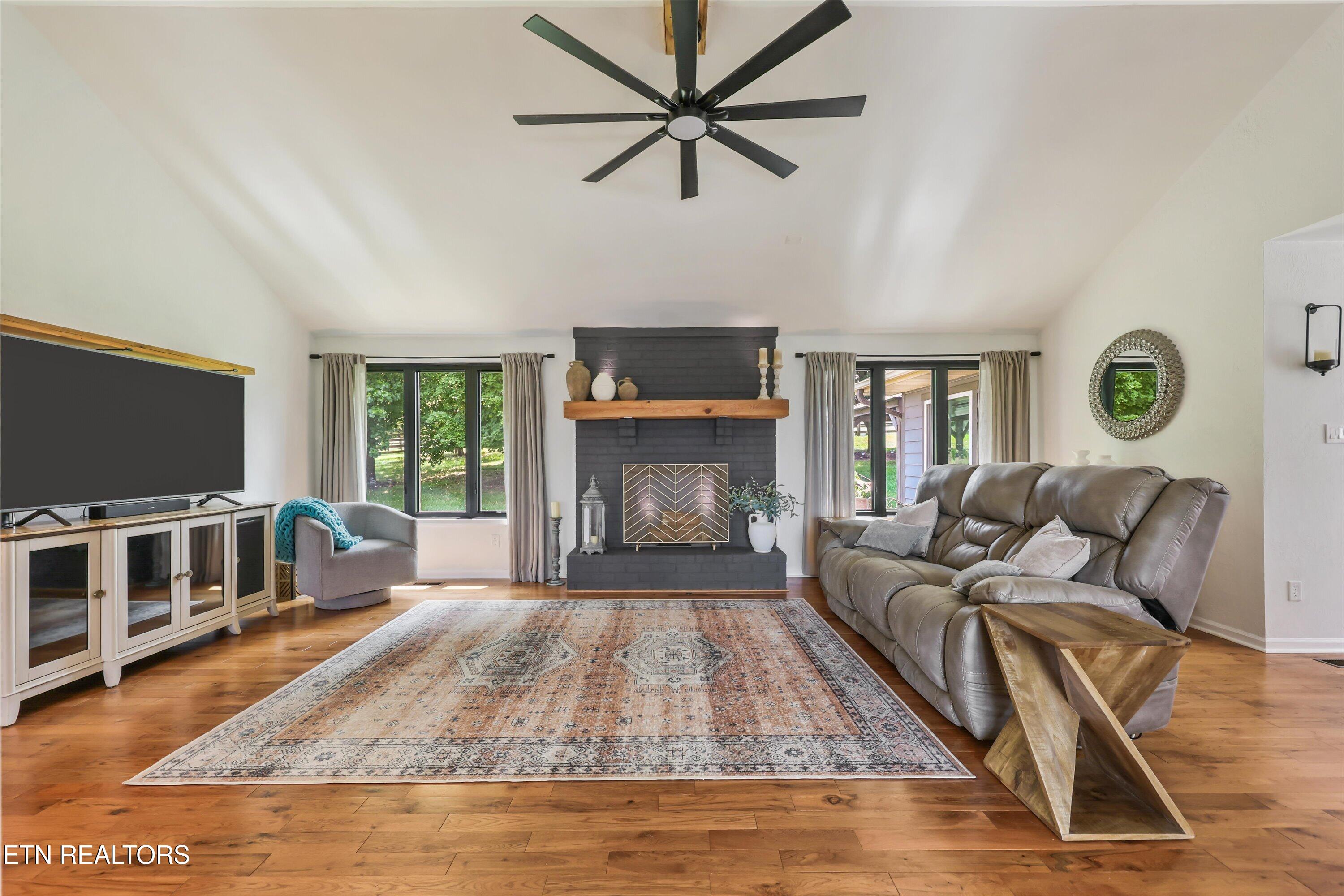 2112 Carpenters Grade Rd