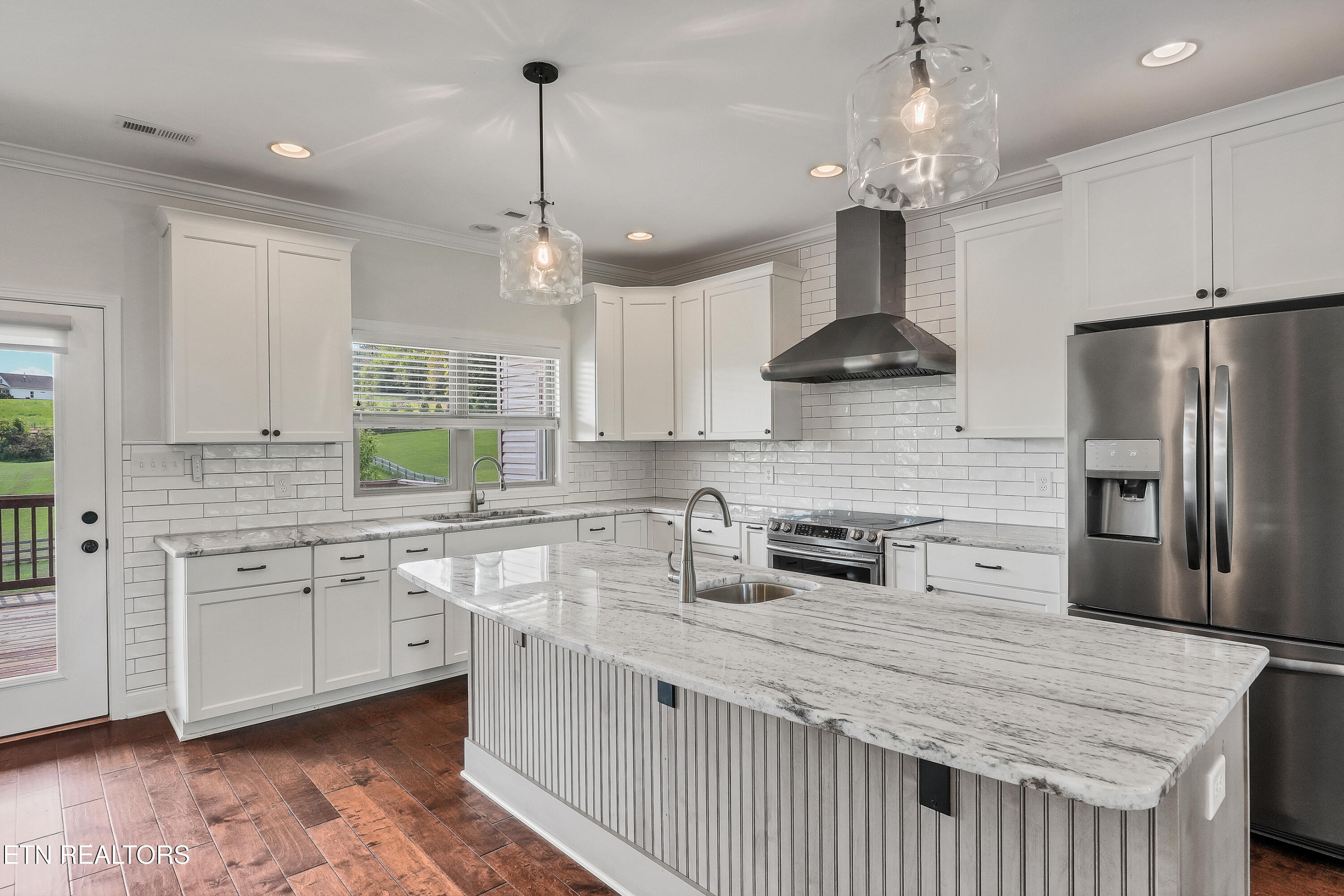 858 Dunlap Hollow Rd