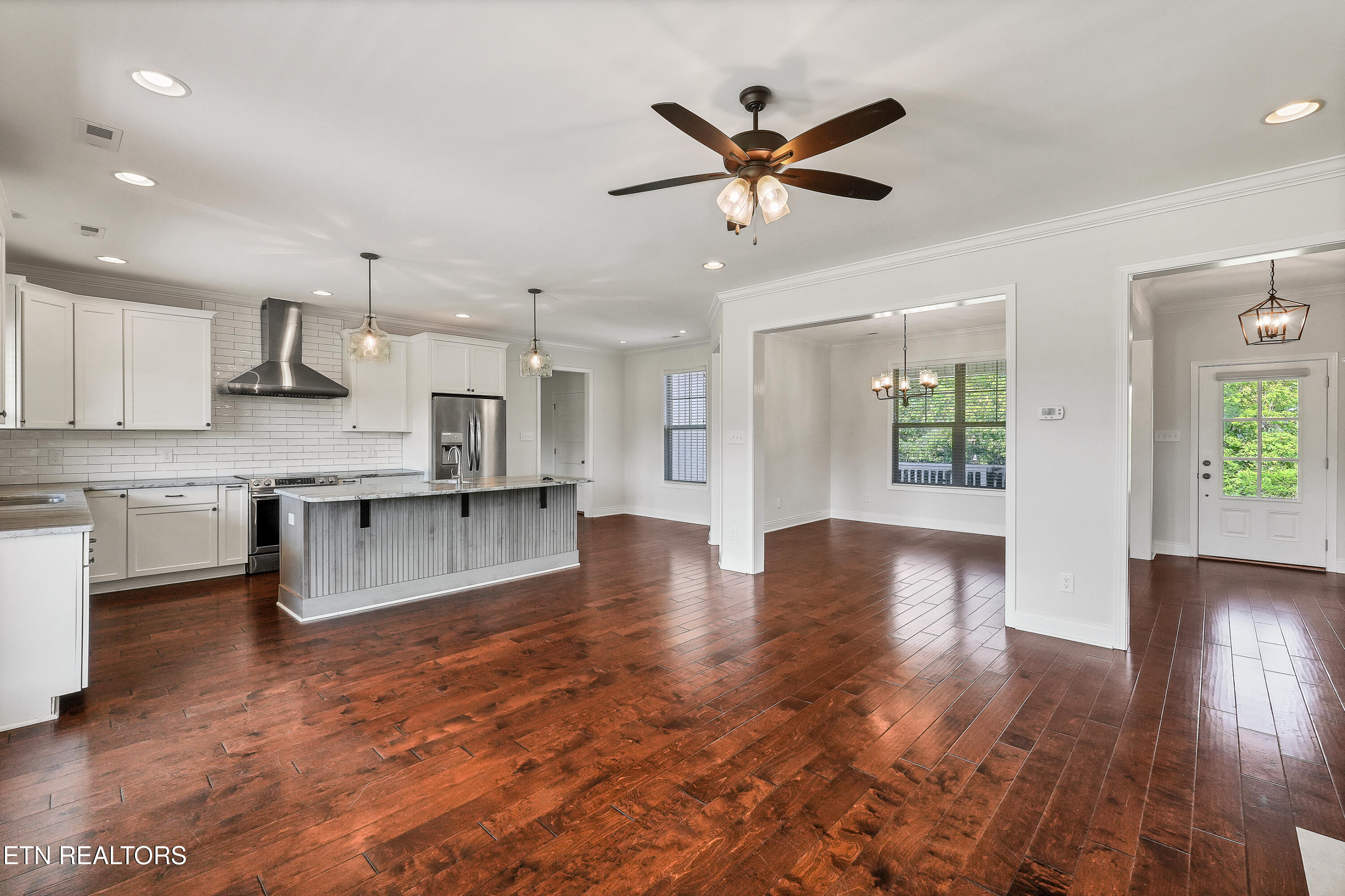 858 Dunlap Hollow Rd