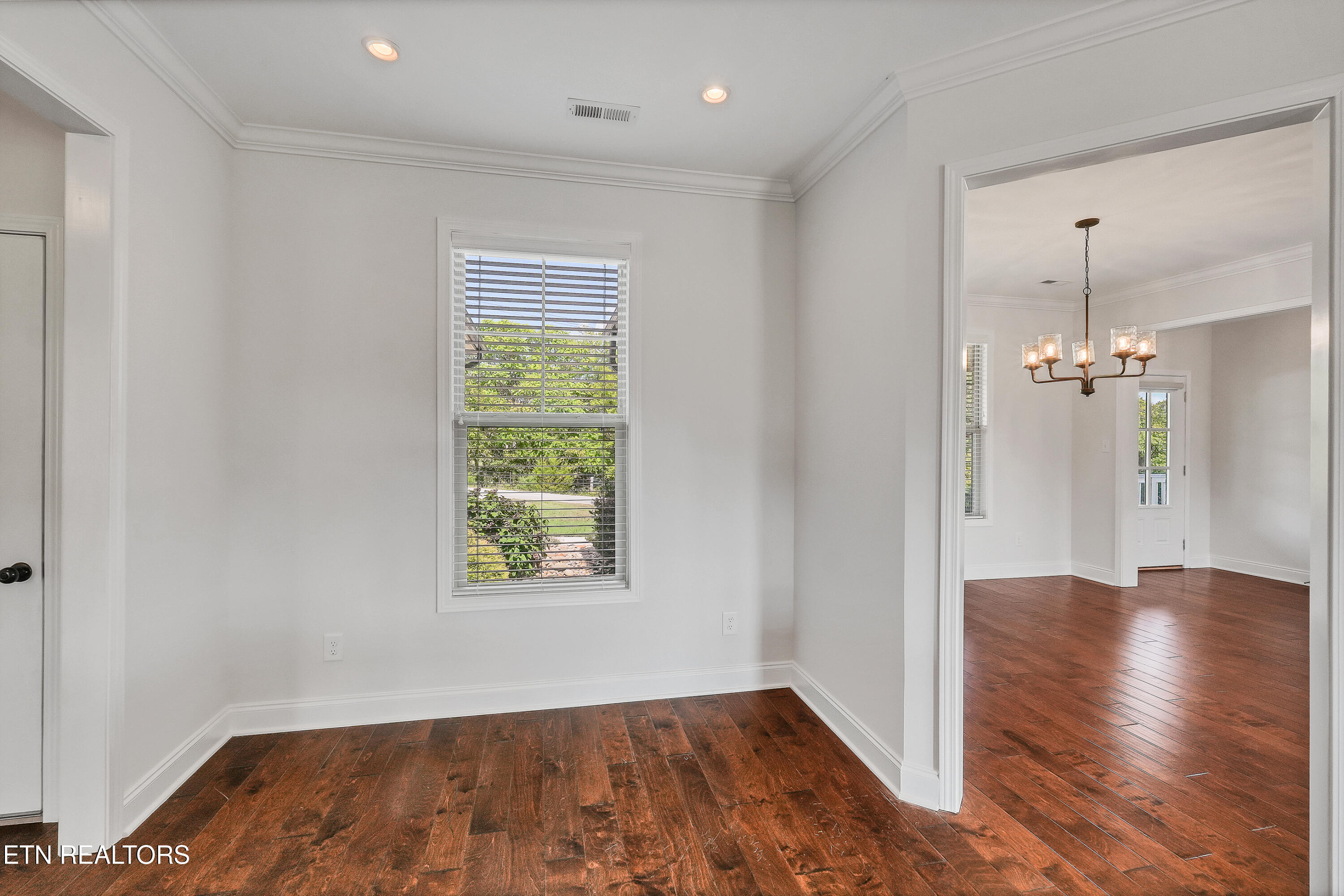 858 Dunlap Hollow Rd