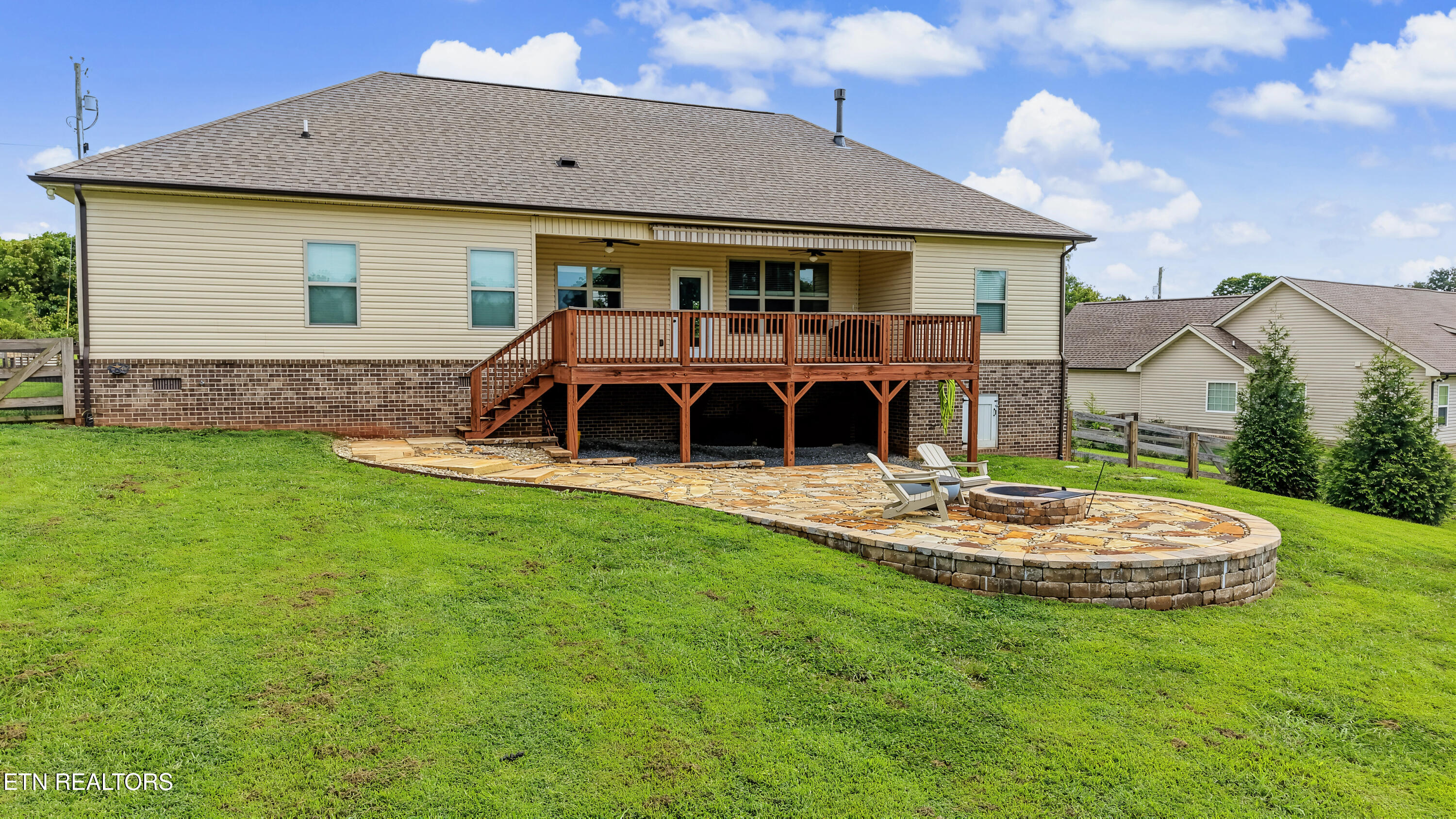858 Dunlap Hollow Rd