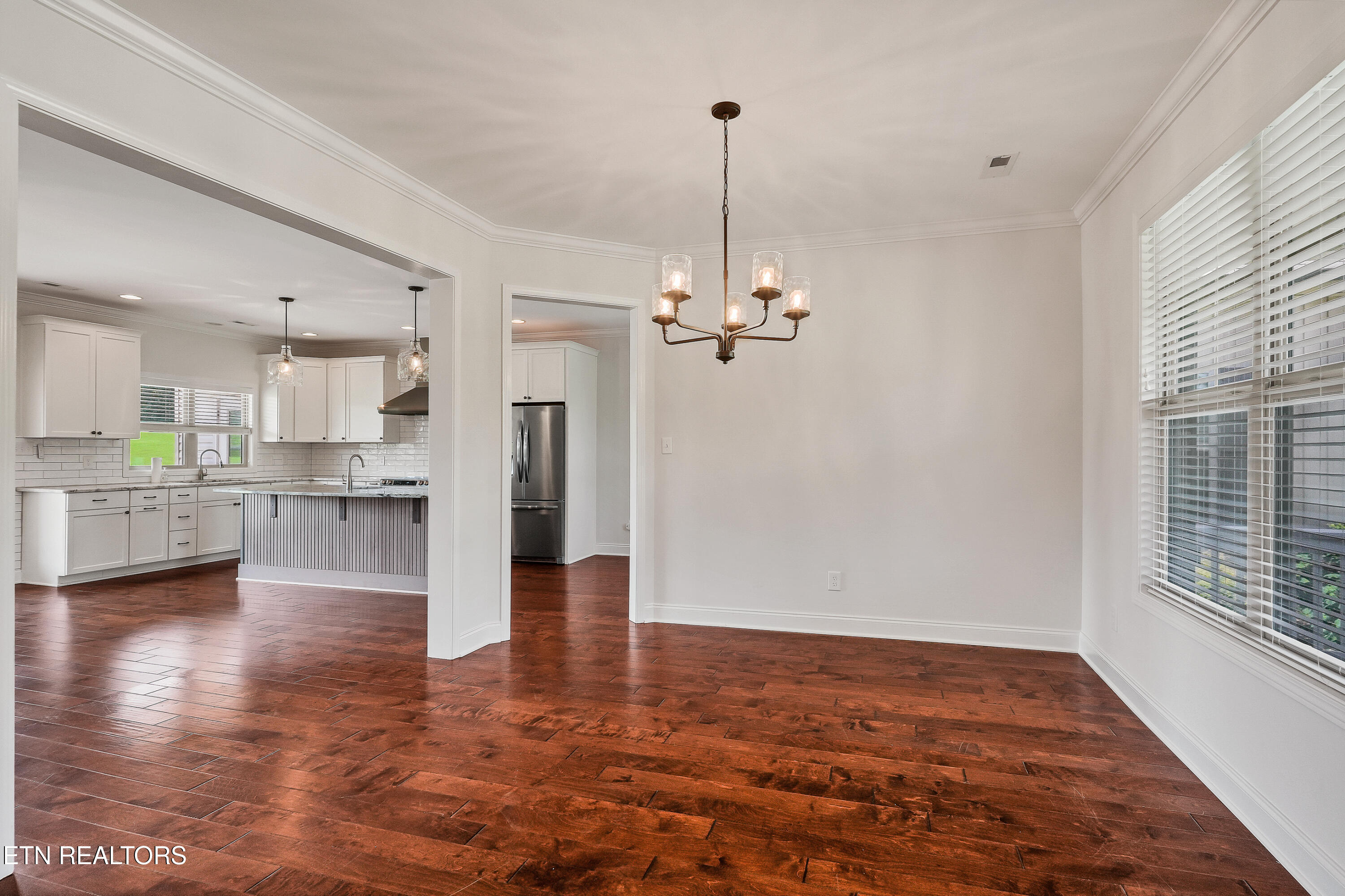 858 Dunlap Hollow Rd
