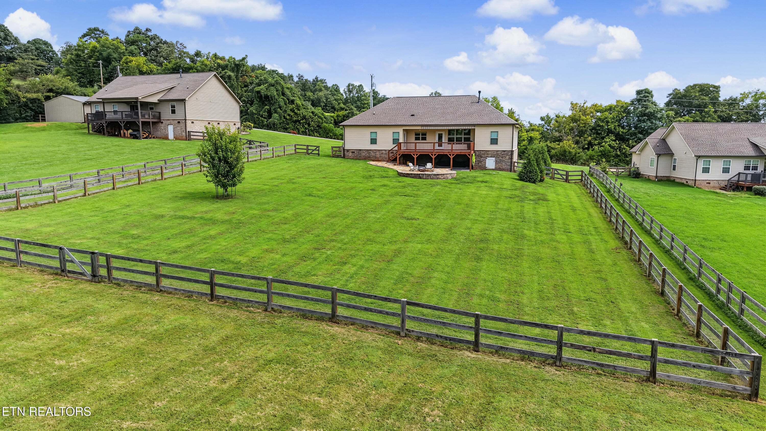 858 Dunlap Hollow Rd