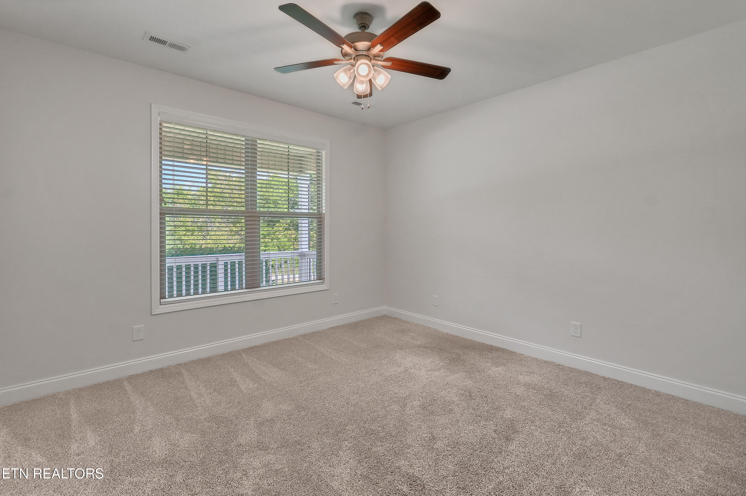 858 Dunlap Hollow Rd