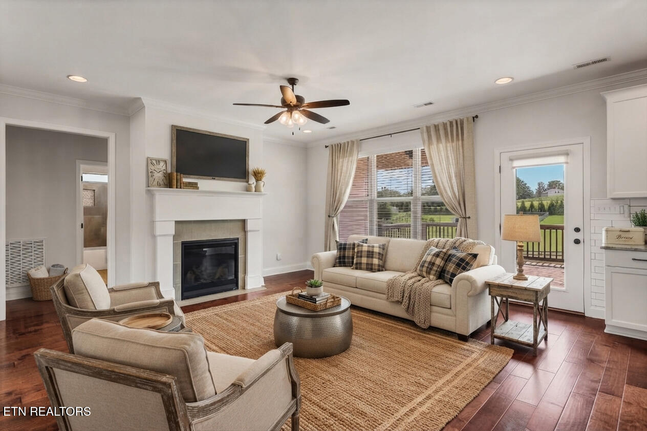 858 Dunlap Hollow Rd