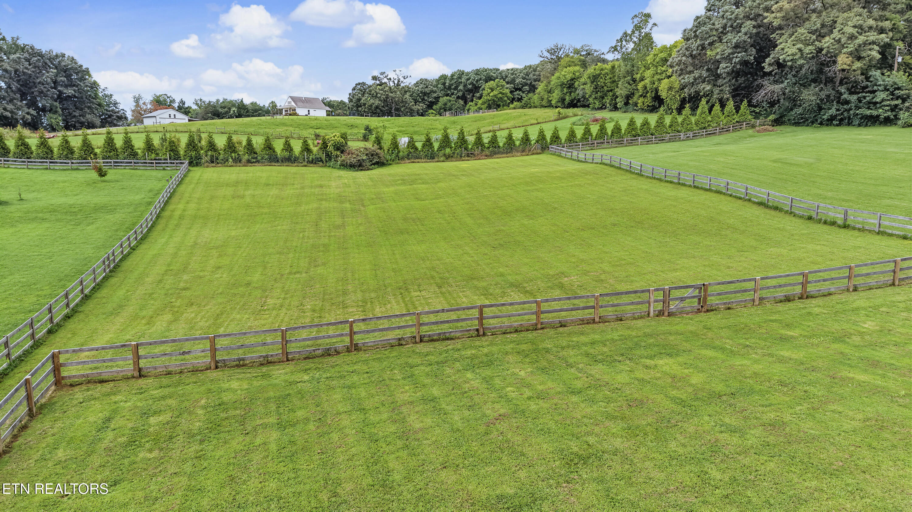 858 Dunlap Hollow Rd