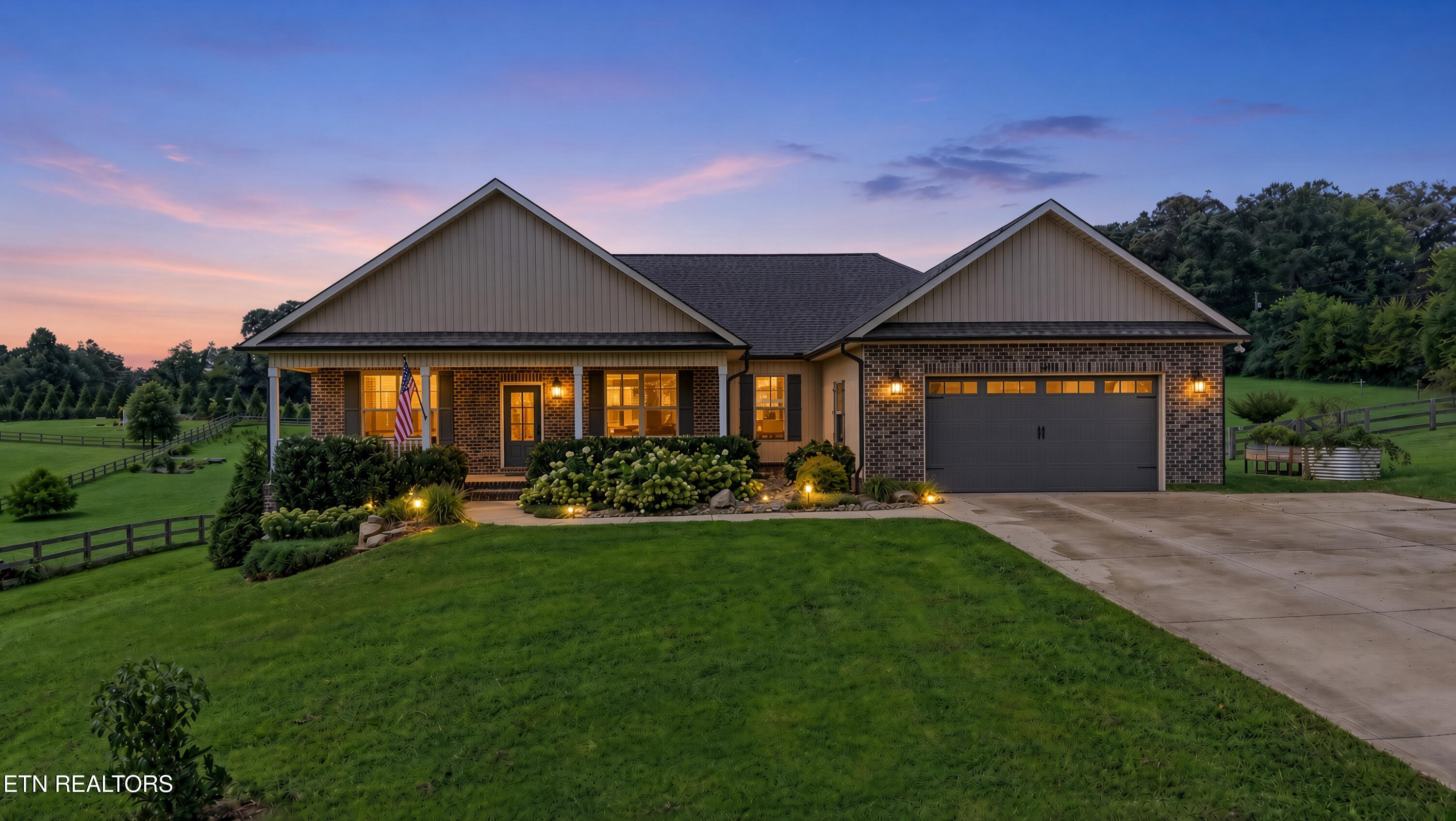 858 Dunlap Hollow Rd