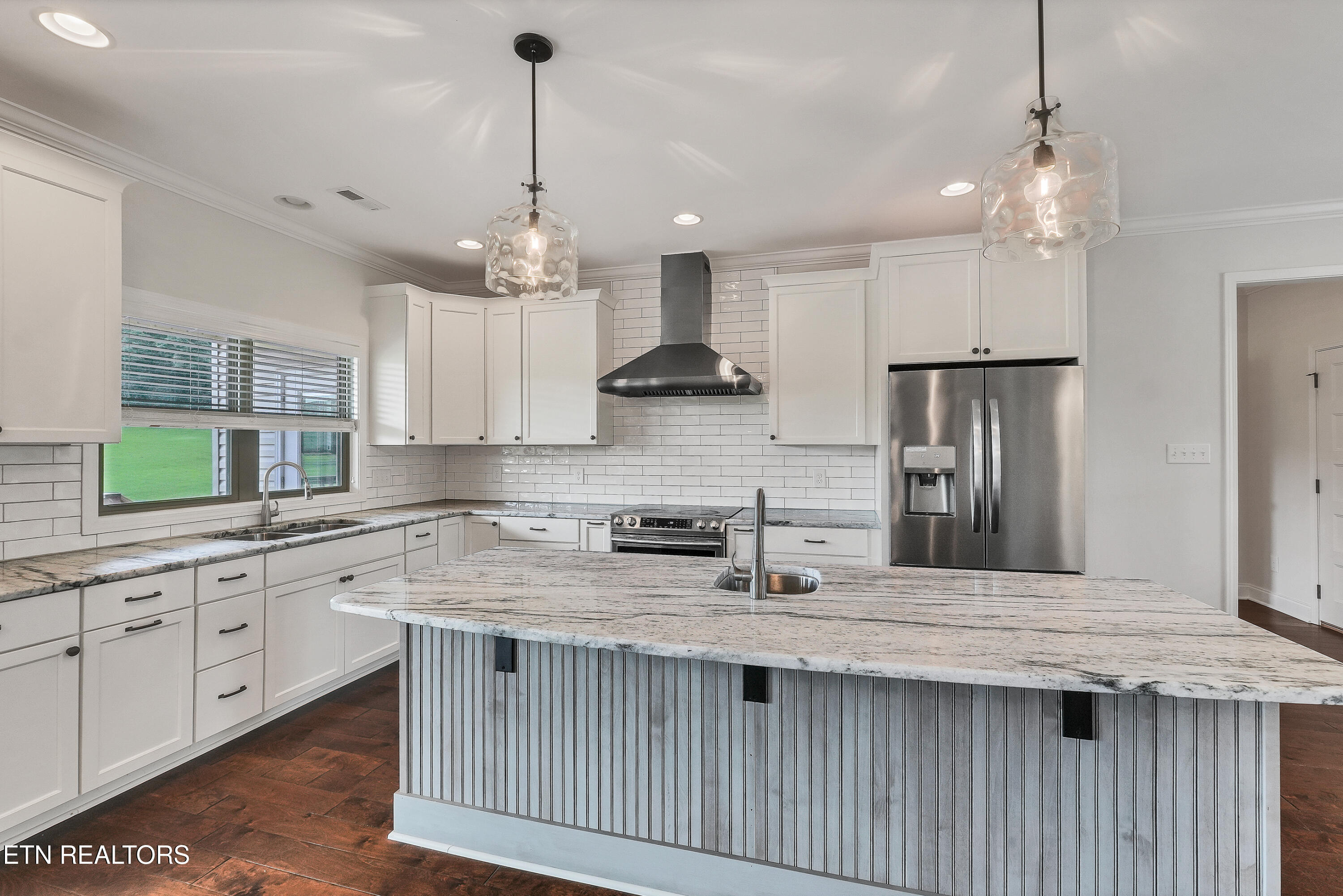 858 Dunlap Hollow Rd