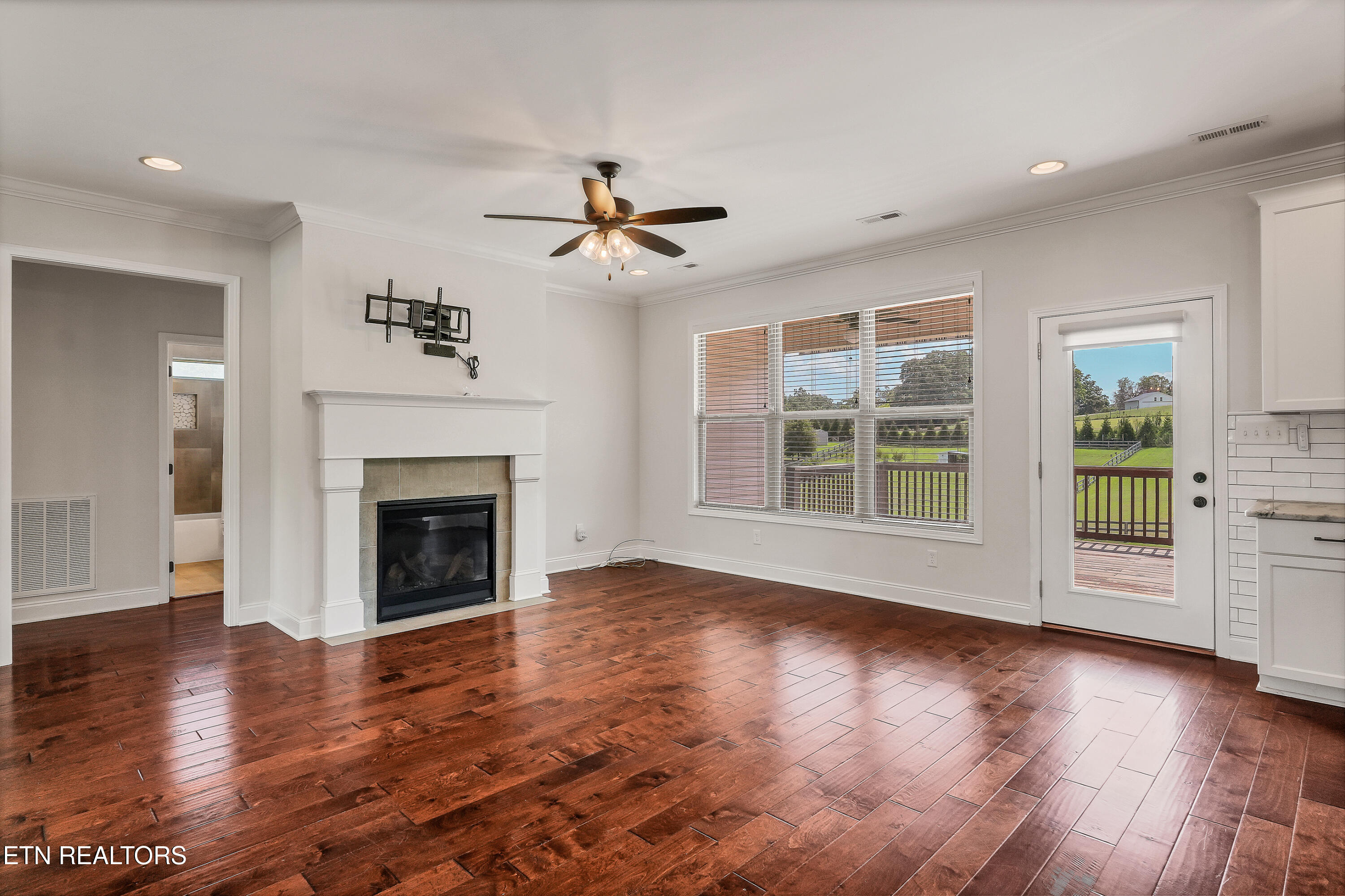 858 Dunlap Hollow Rd
