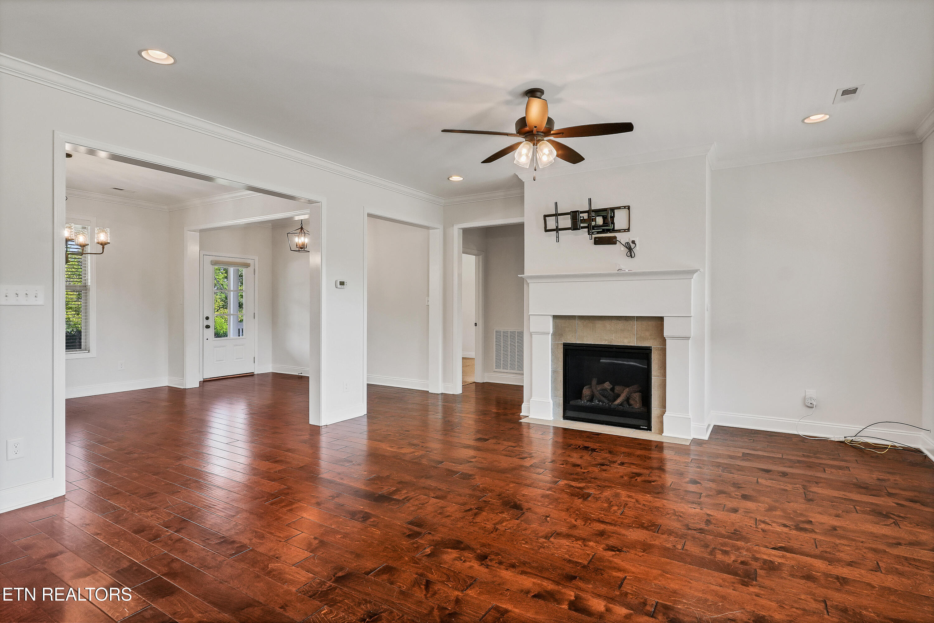 858 Dunlap Hollow Rd