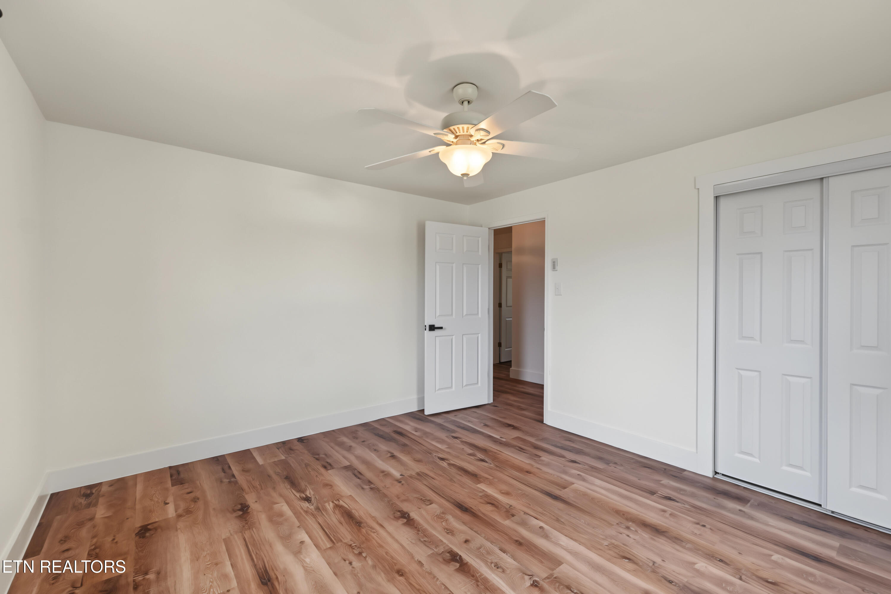 924 Honeysuckle Rd