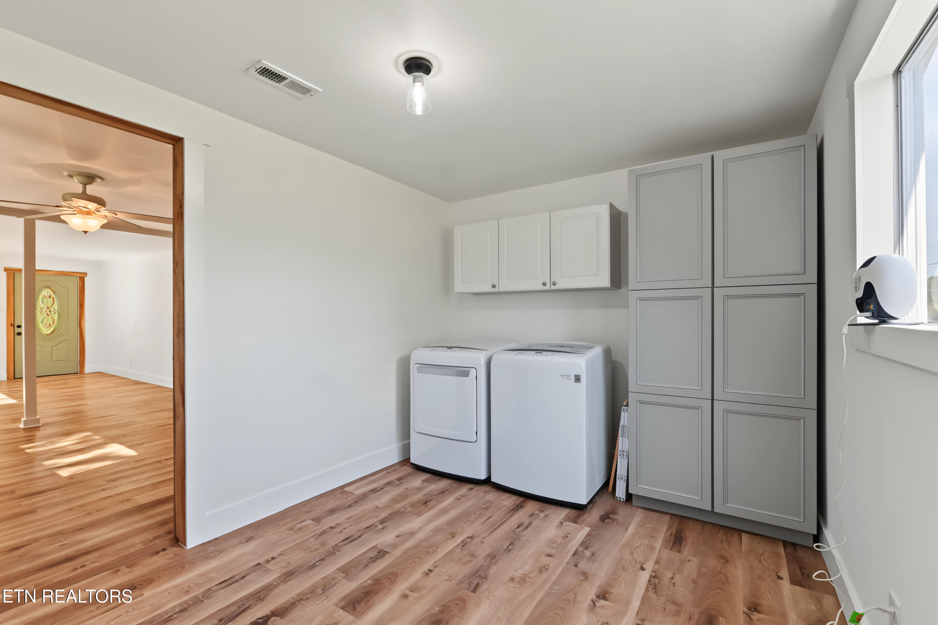 924 Honeysuckle Rd
