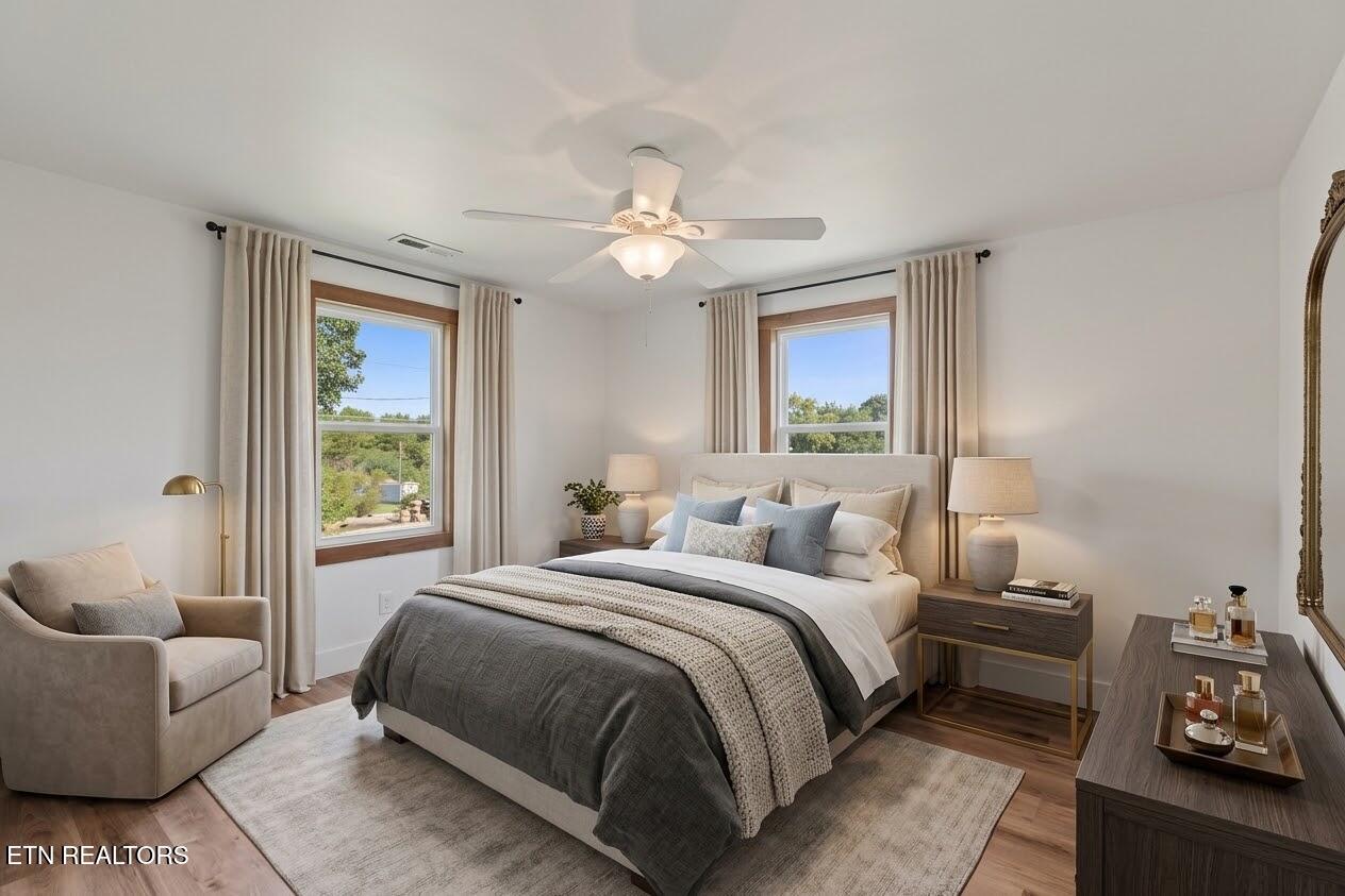 924 Honeysuckle Rd