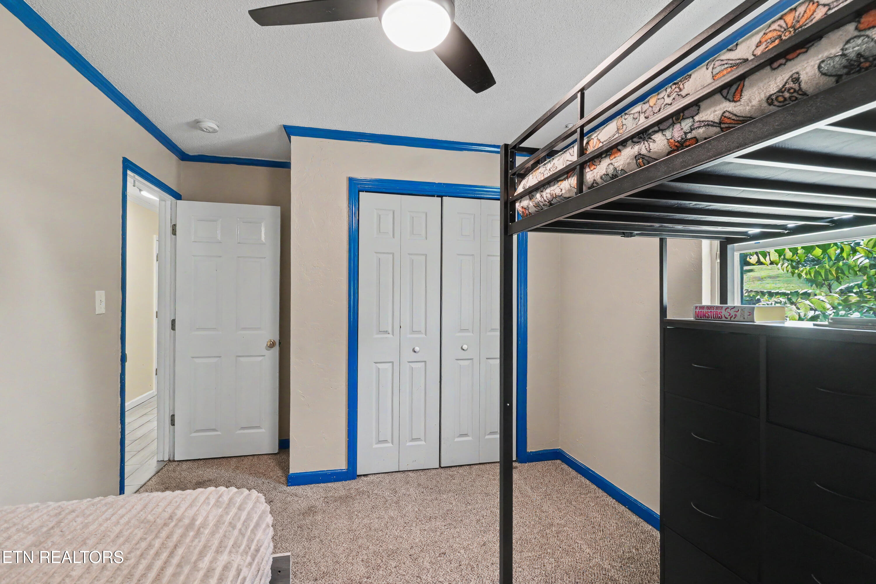 6909 Heatherbrook Drive
