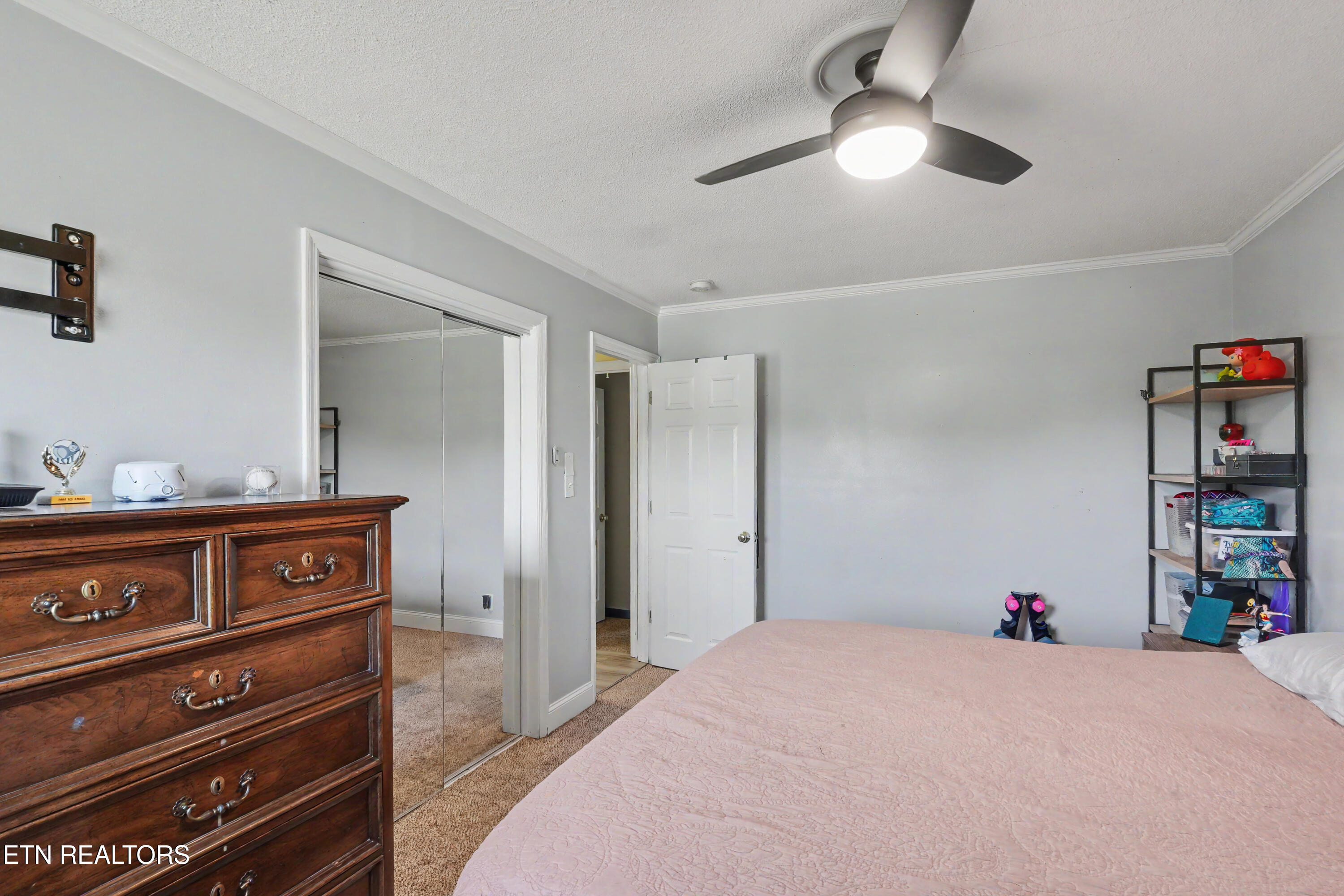 6909 Heatherbrook Drive