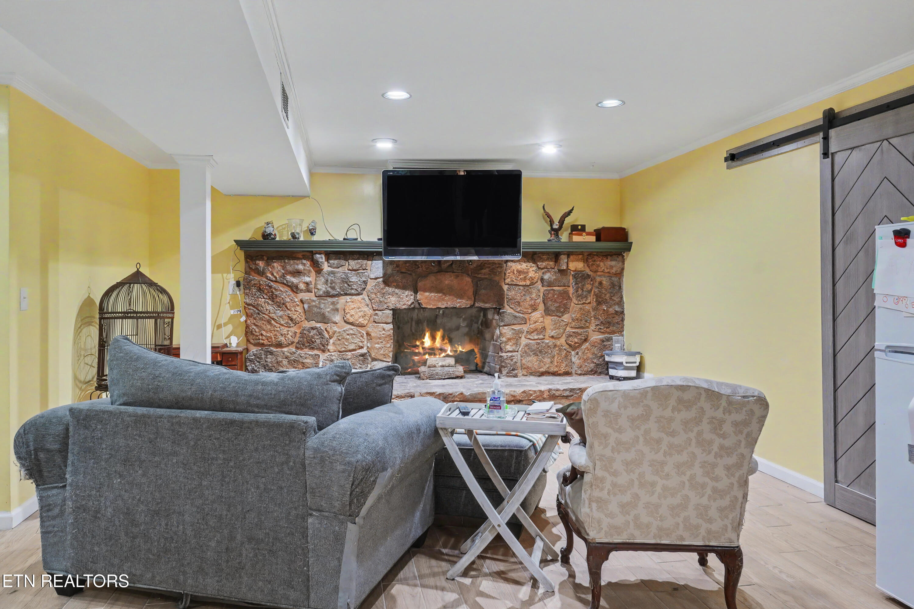 6909 Heatherbrook Drive