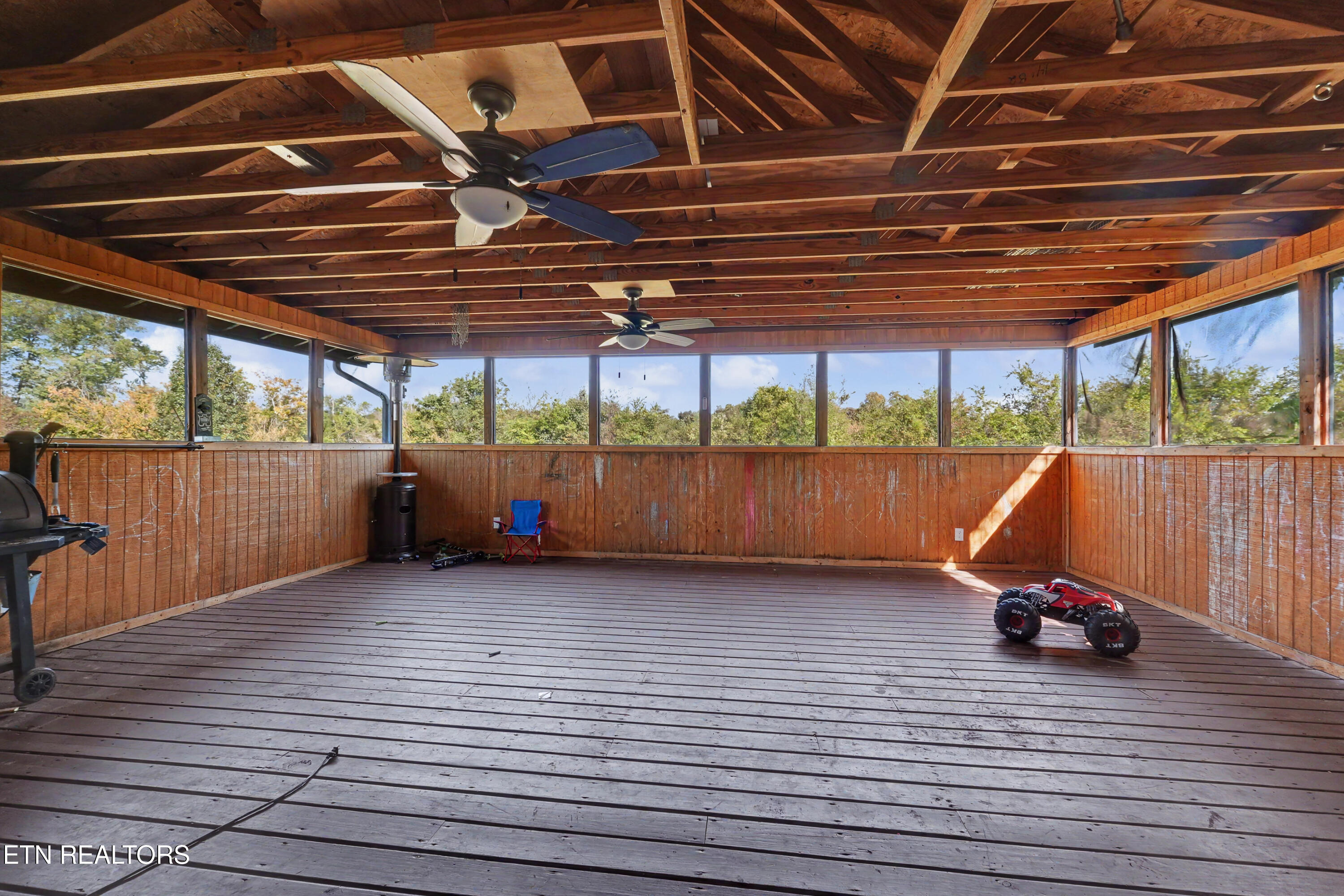 6909 Heatherbrook Drive