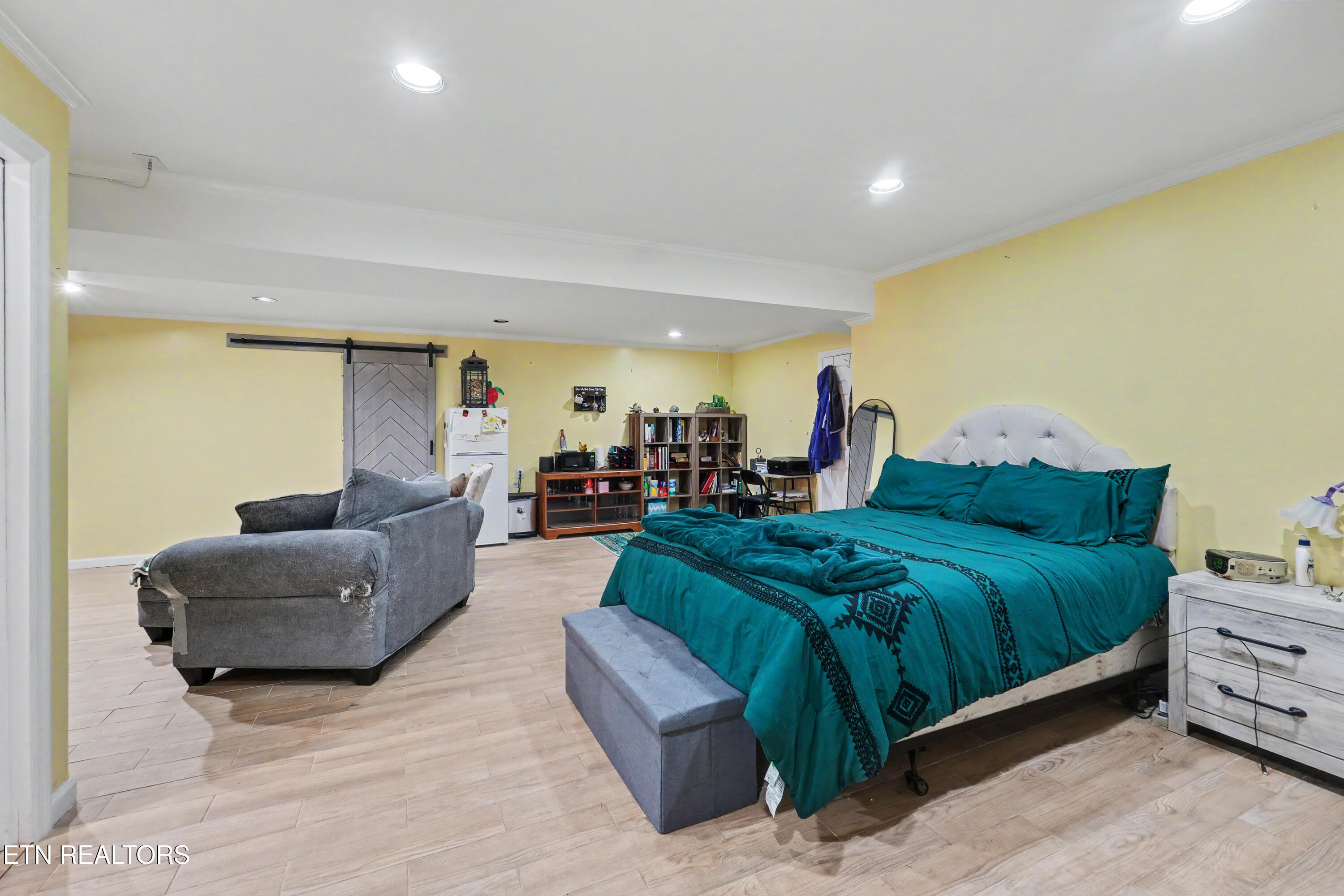 6909 Heatherbrook Drive