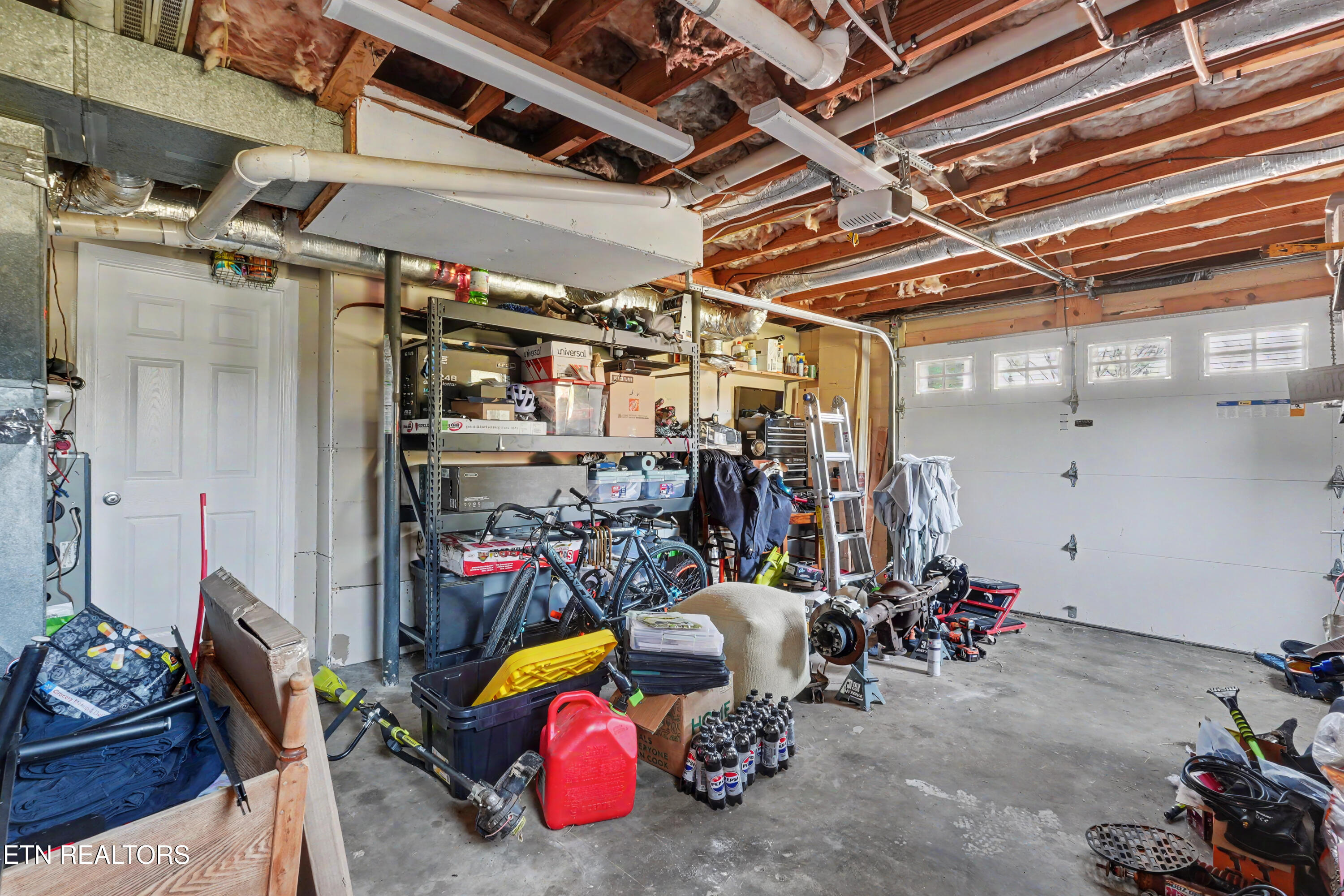 6909 Heatherbrook Drive