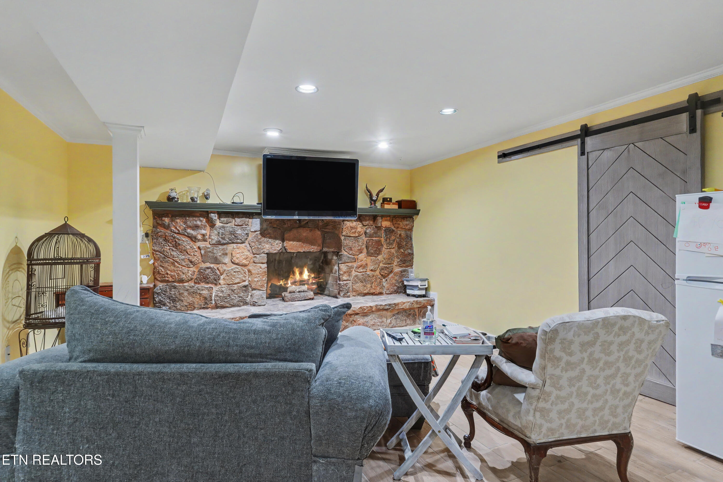 6909 Heatherbrook Drive
