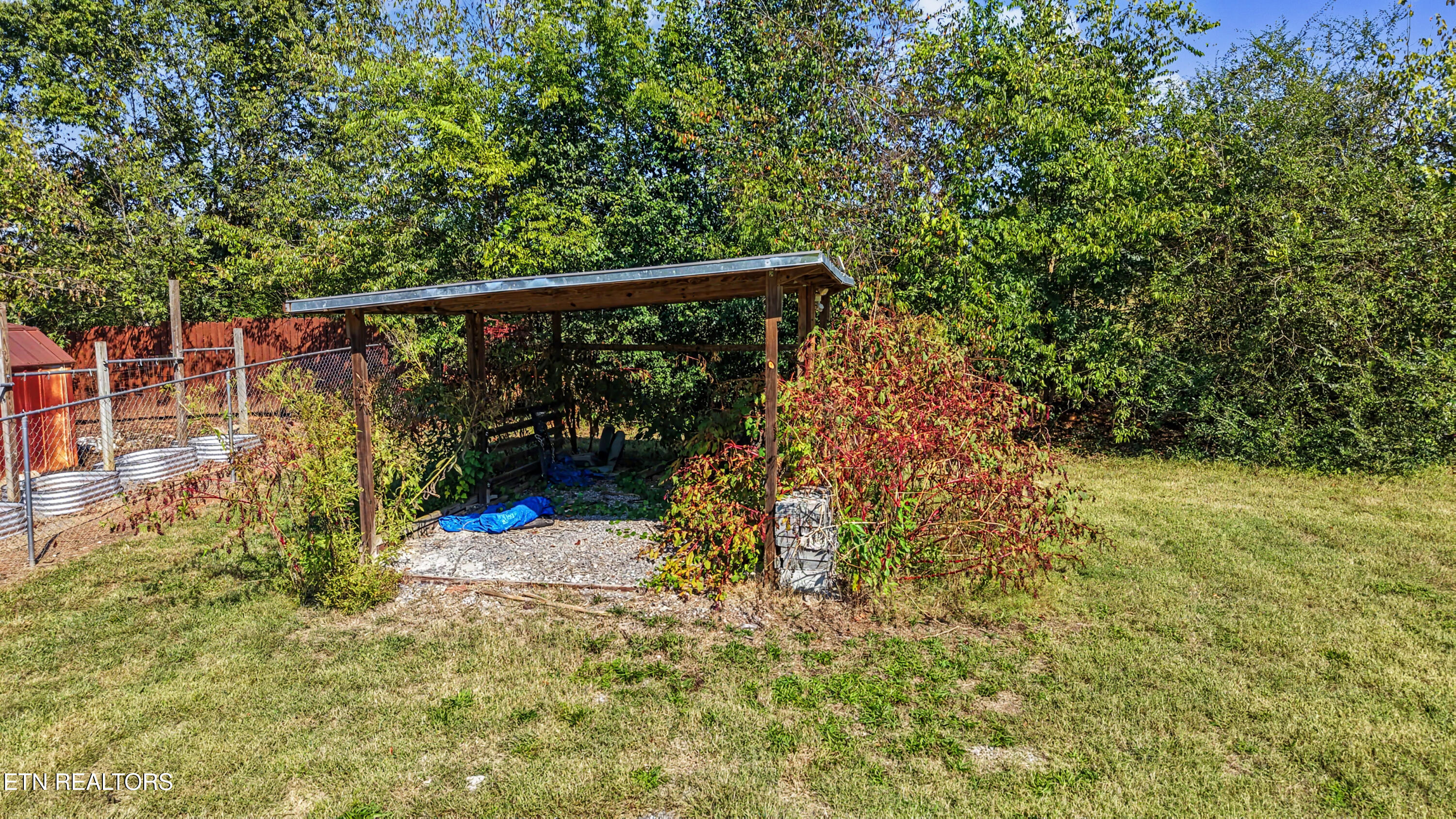 6909 Heatherbrook Drive