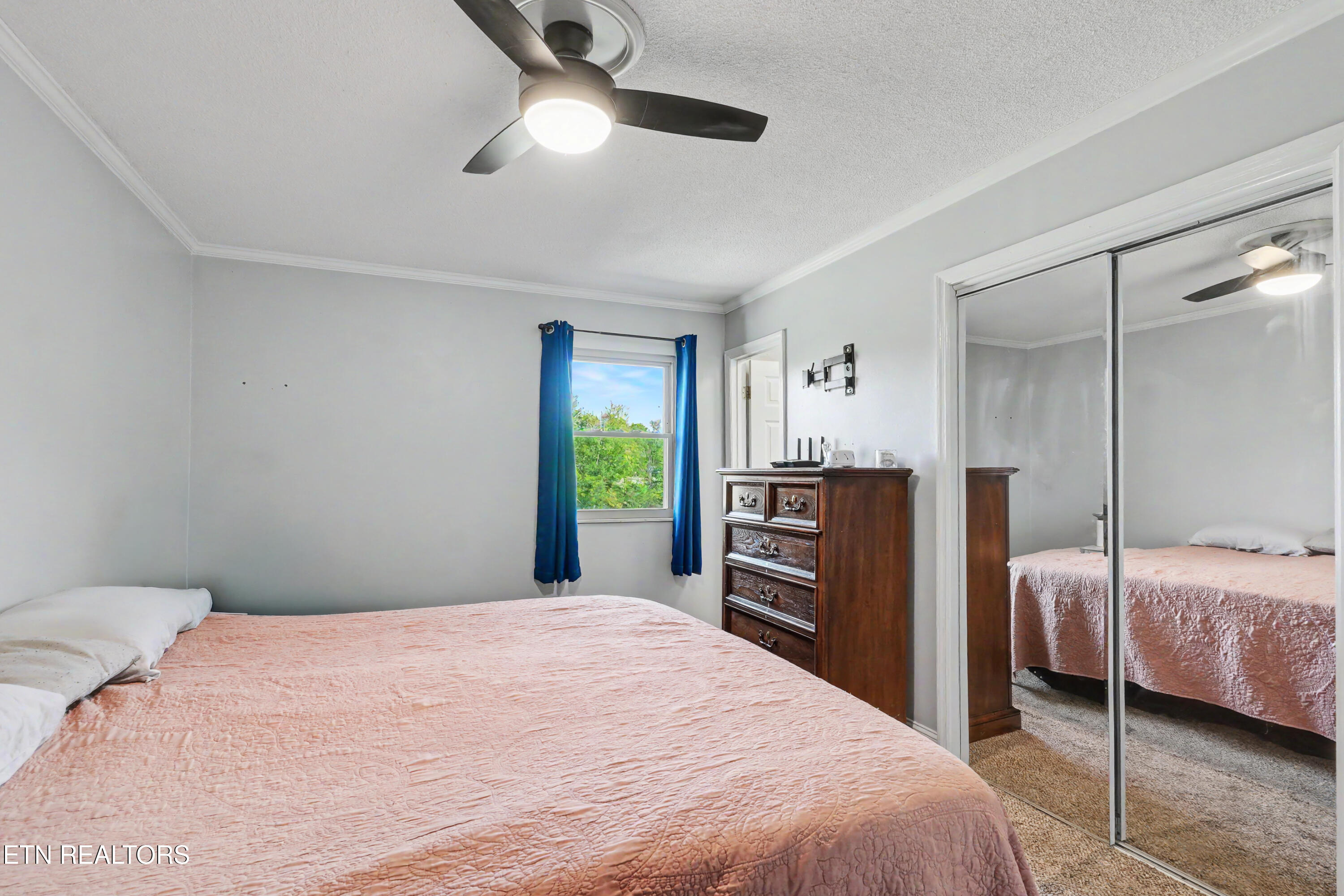 6909 Heatherbrook Drive