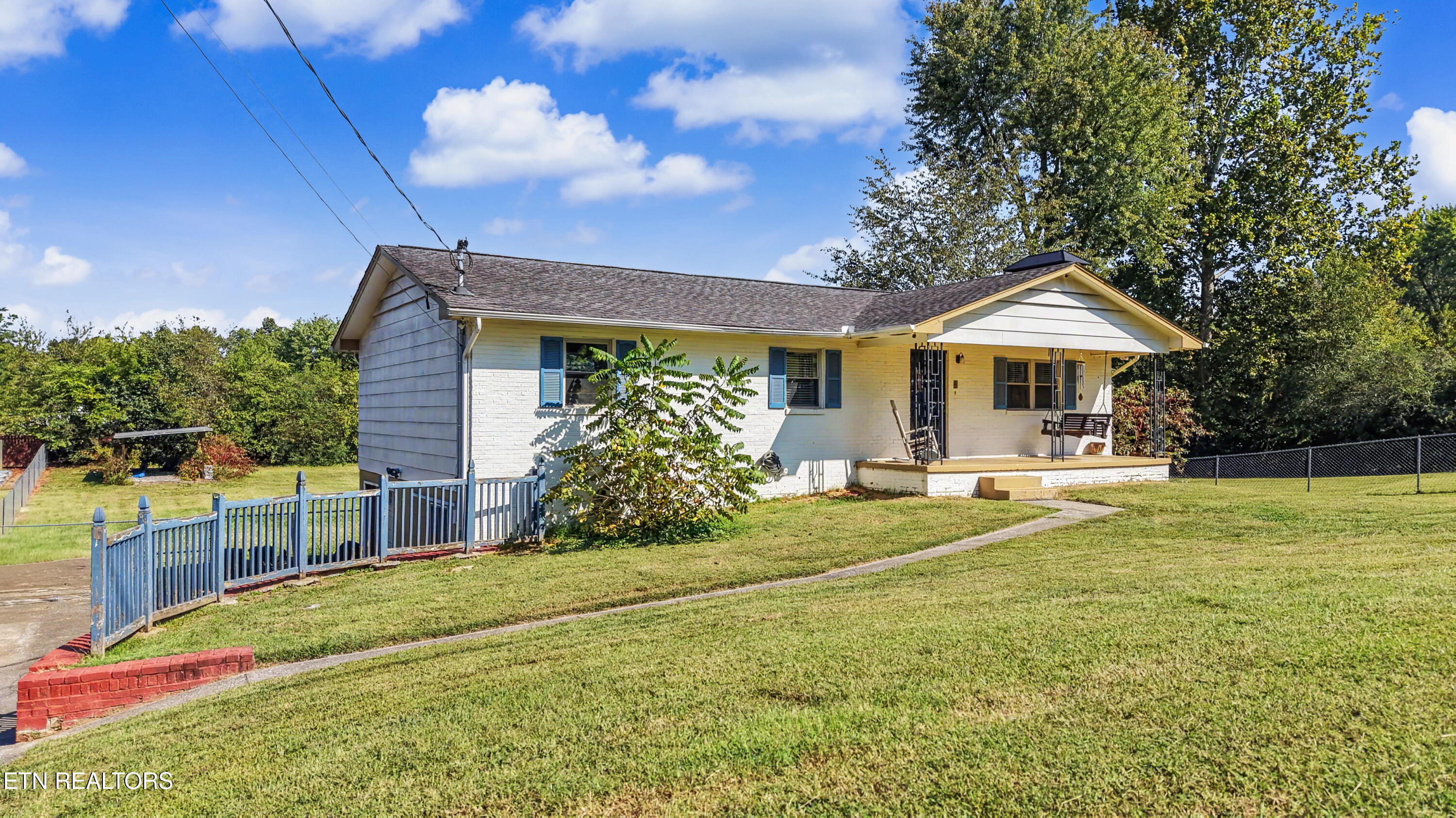 6909 Heatherbrook Drive