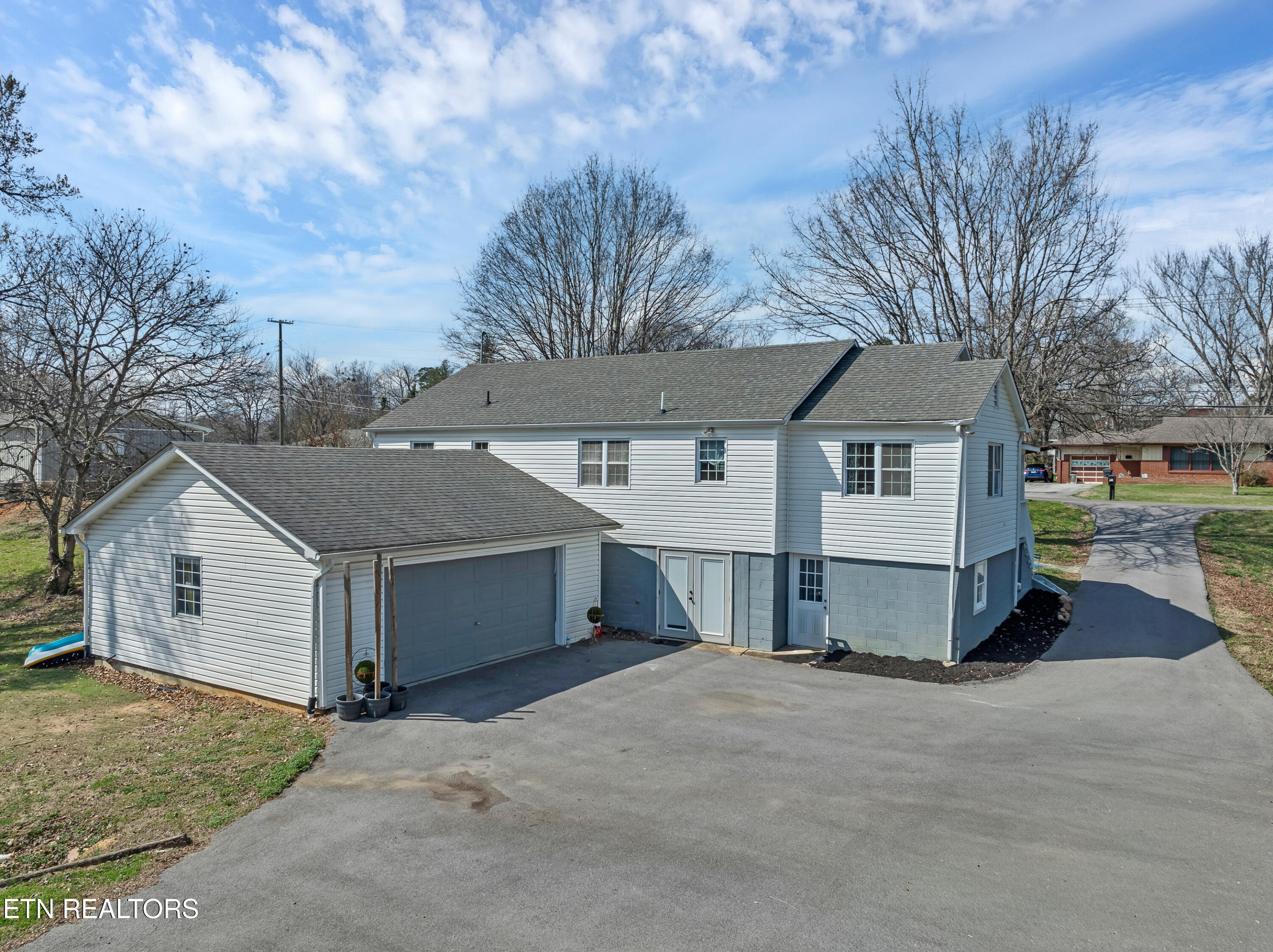 300 Lindy Drive