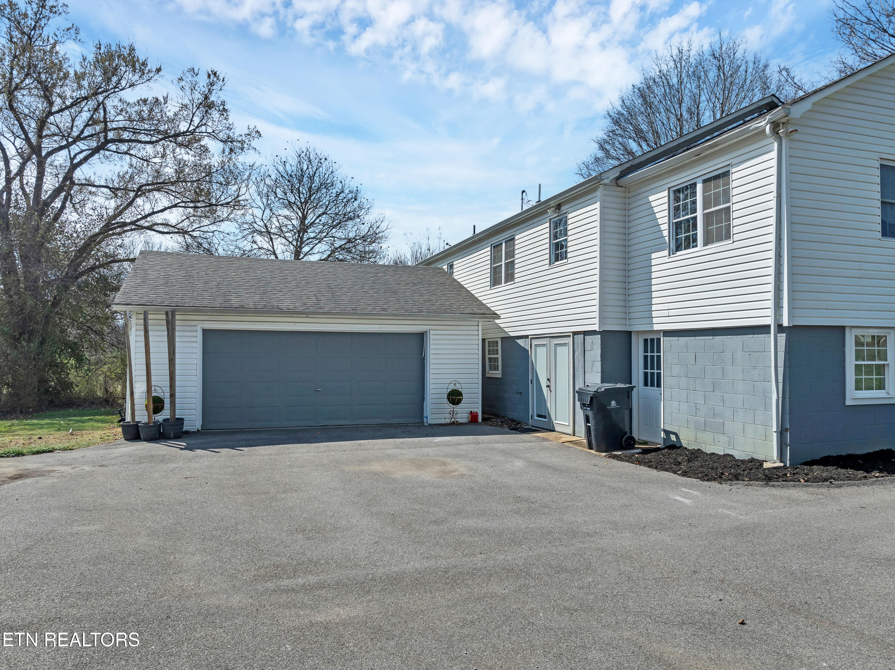 300 Lindy Drive