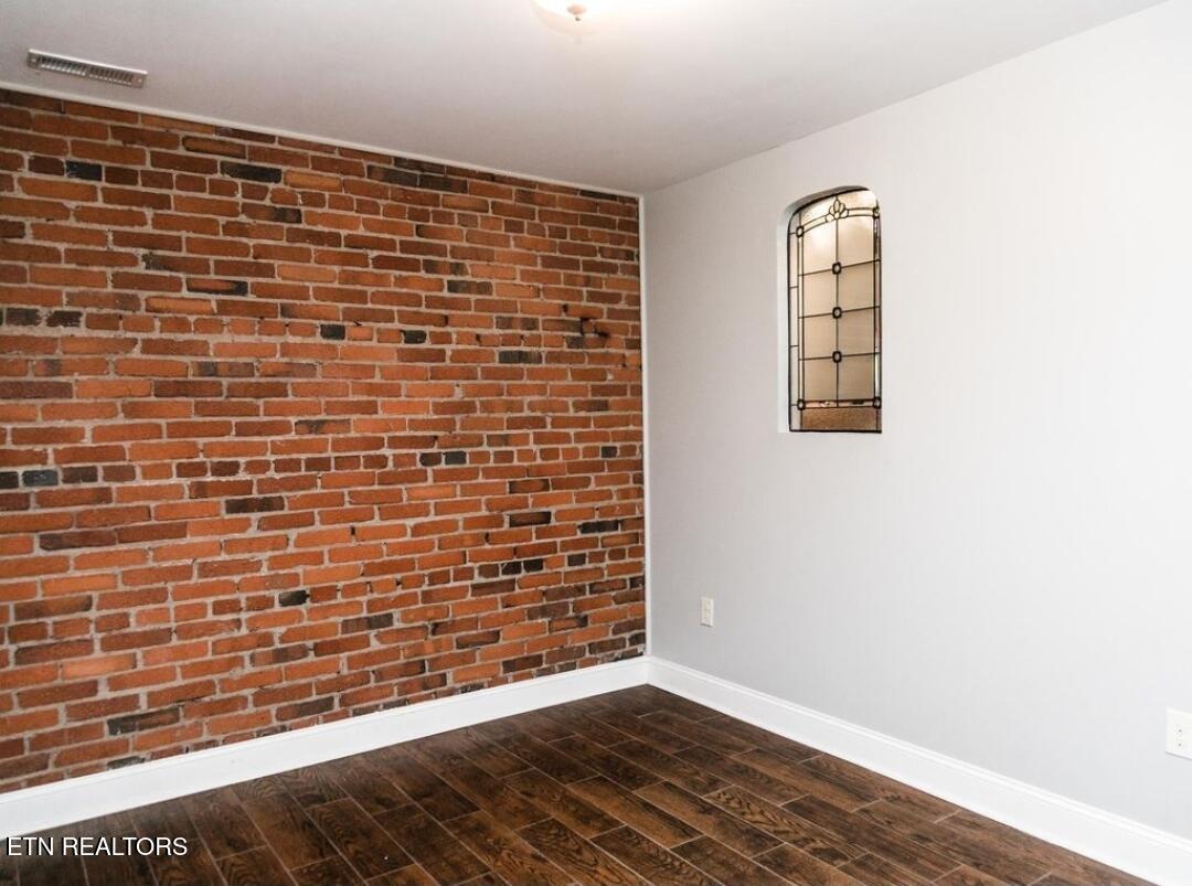 115 E Harper Ave
