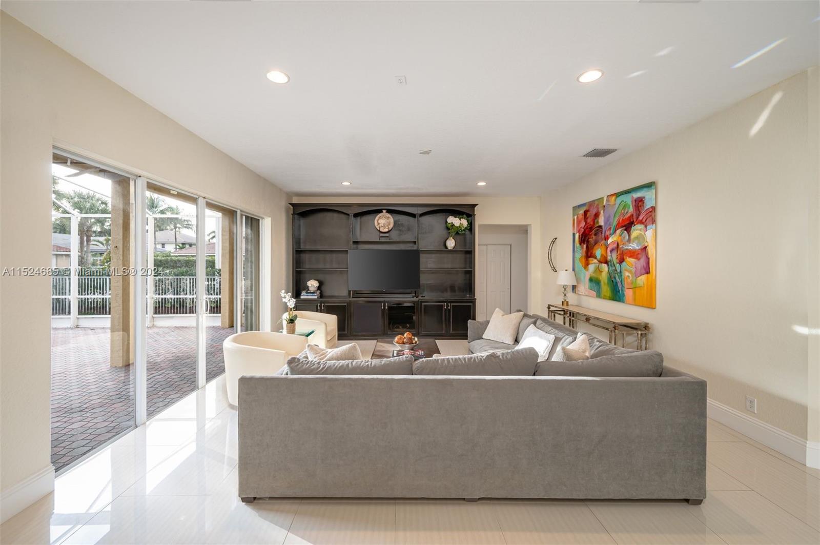 1646 Victoria Pointe Ln