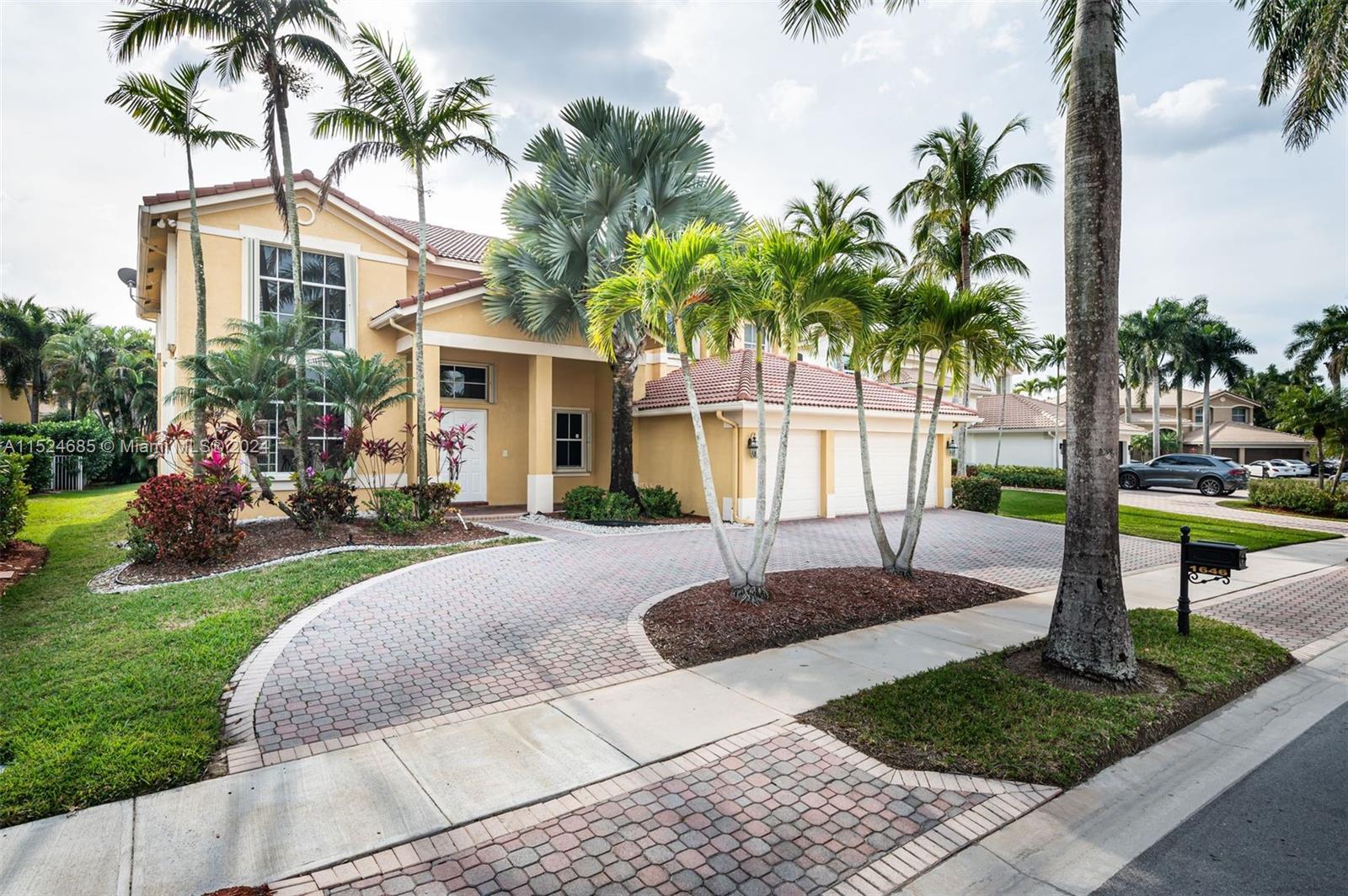 1646 Victoria Pointe Ln