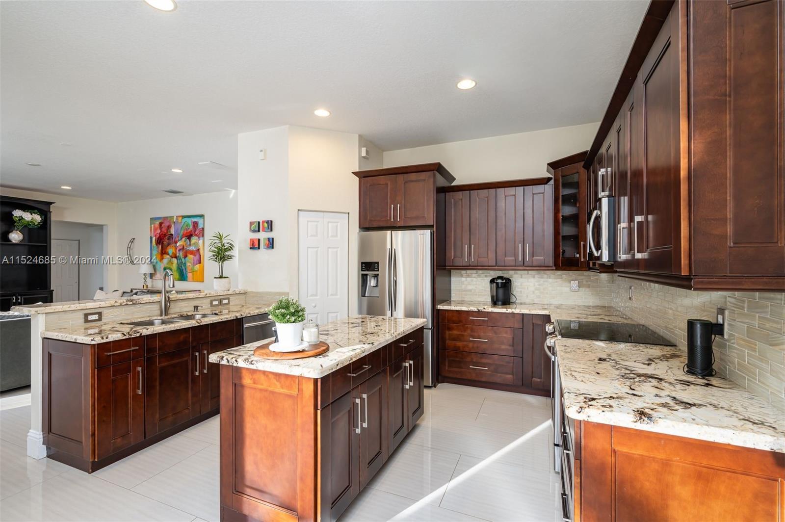 1646 Victoria Pointe Ln