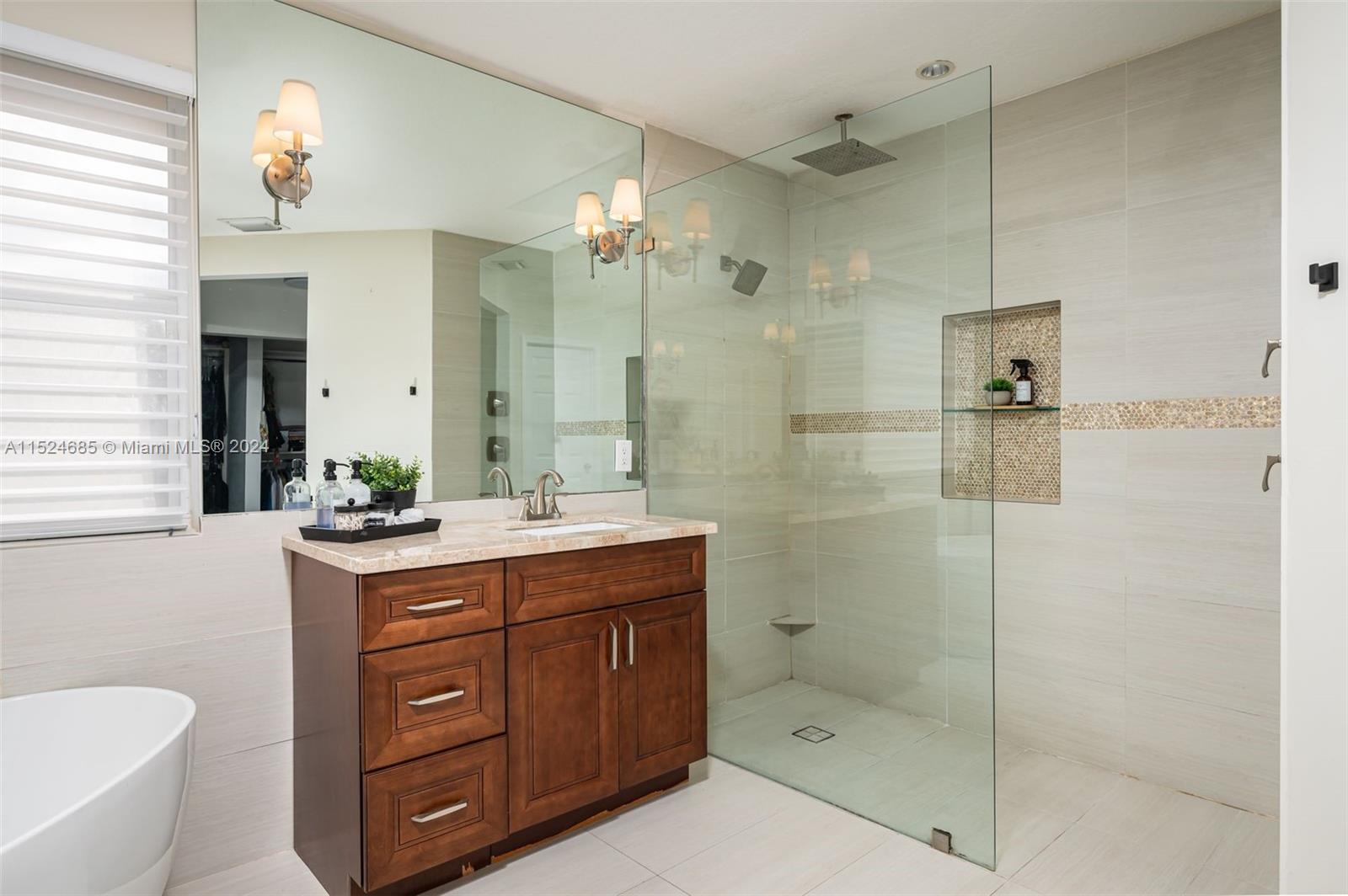 1646 Victoria Pointe Ln