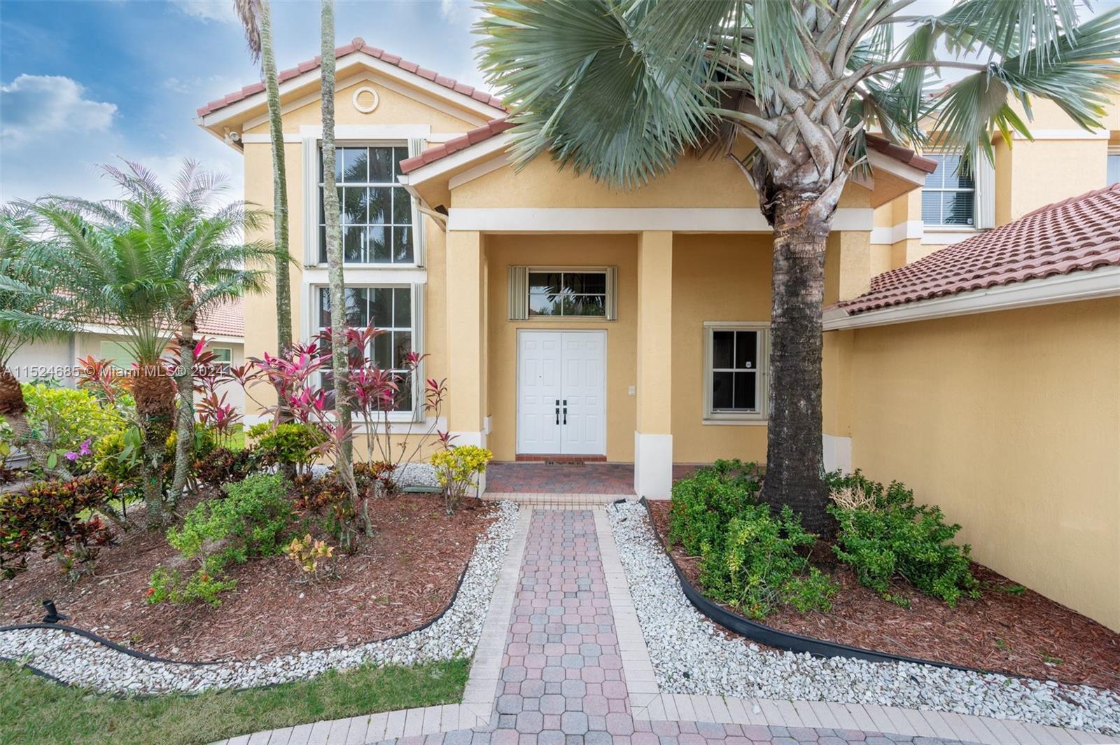 1646 Victoria Pointe Ln