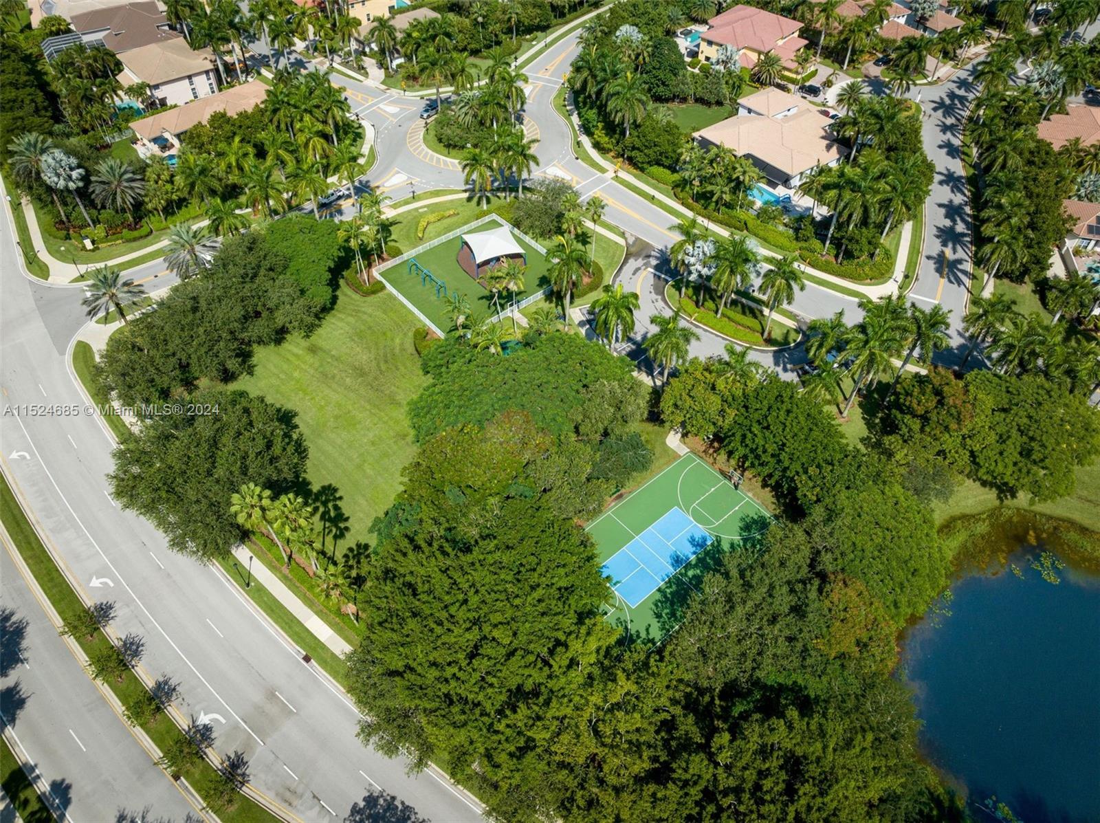 1646 Victoria Pointe Ln