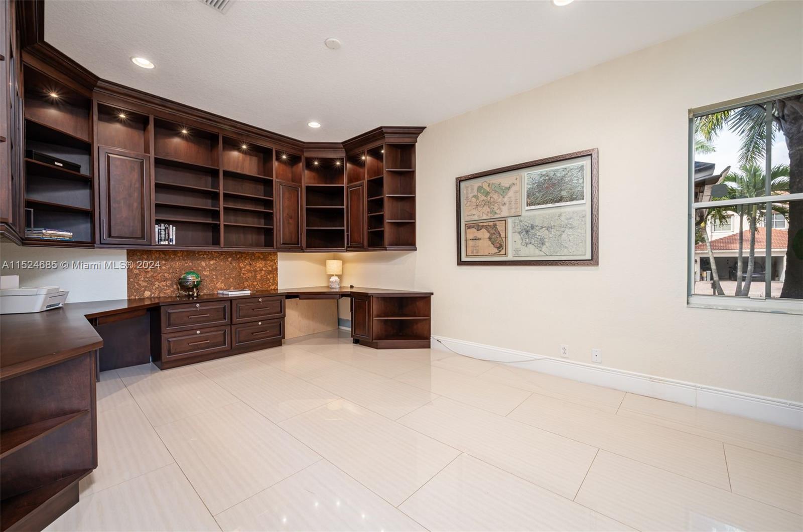 1646 Victoria Pointe Ln