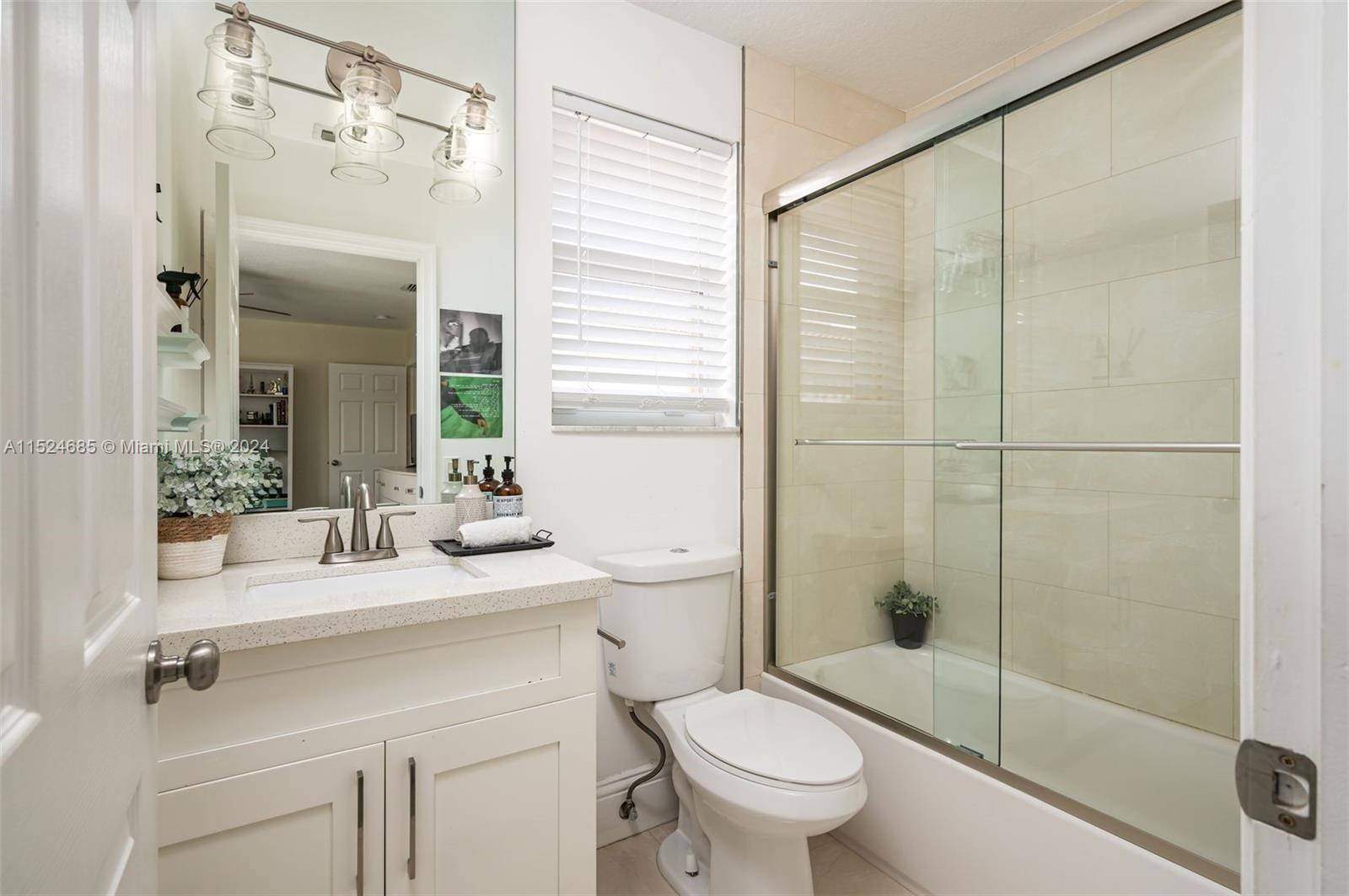 1646 Victoria Pointe Ln