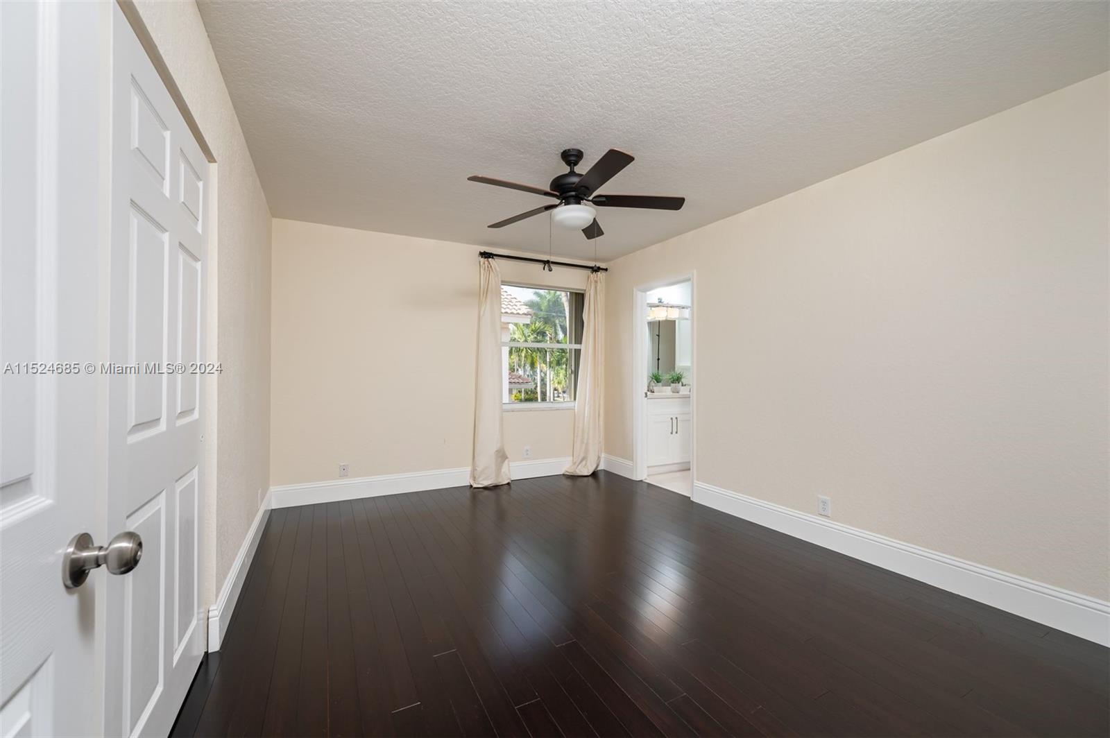 1646 Victoria Pointe Ln