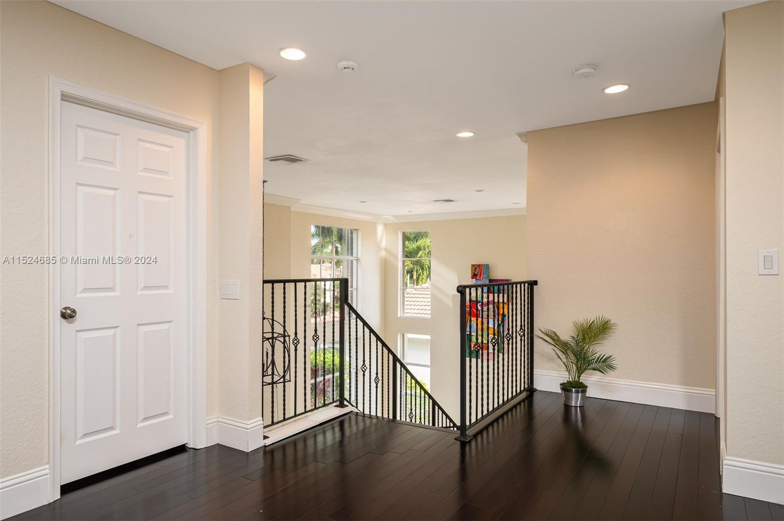 1646 Victoria Pointe Ln