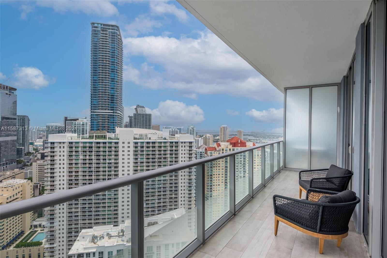 1300 Brickell Bay Dr # 4201