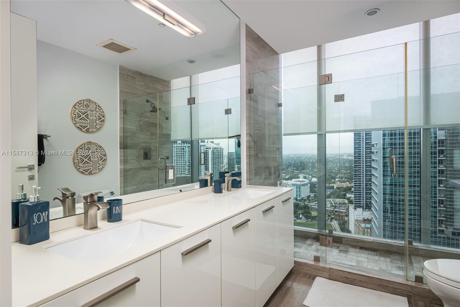 1300 Brickell Bay Dr # 4201